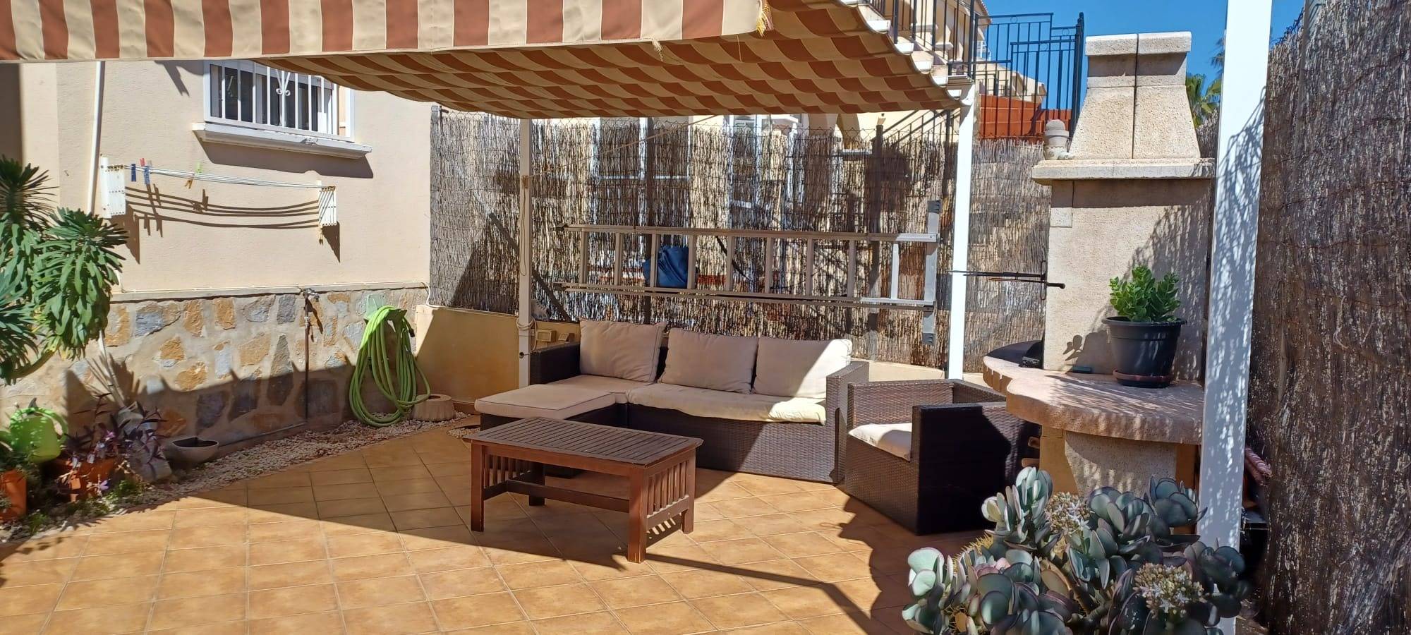 For sale - 3 Bedroom 2 Bathroom Bungalow in Orihuela Costa - Los Almendros-la Florida  - Alicante