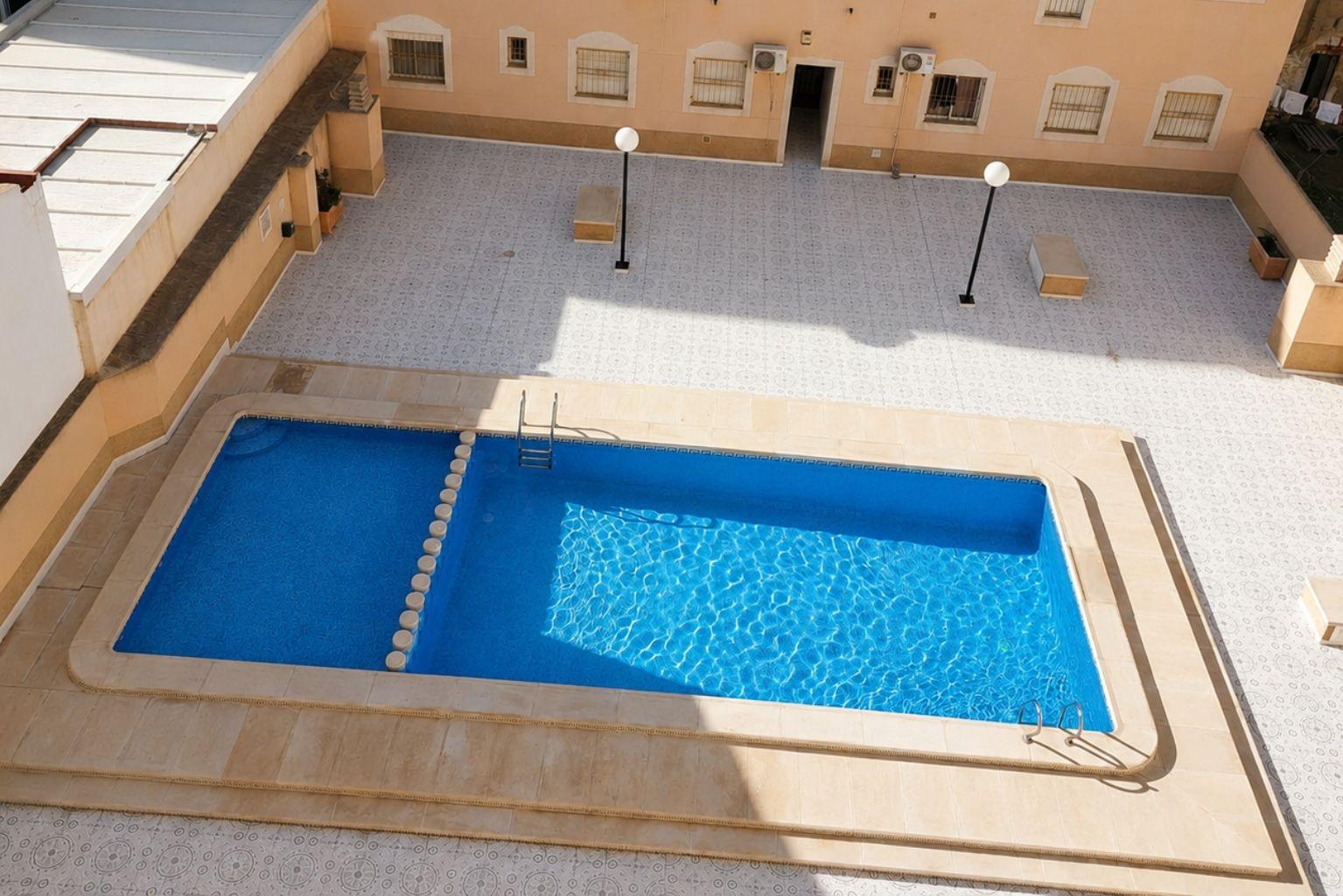 For sale - 2 Bedroom 1 Bathroom Penthouse in Torrevieja - Centro  - Alicante