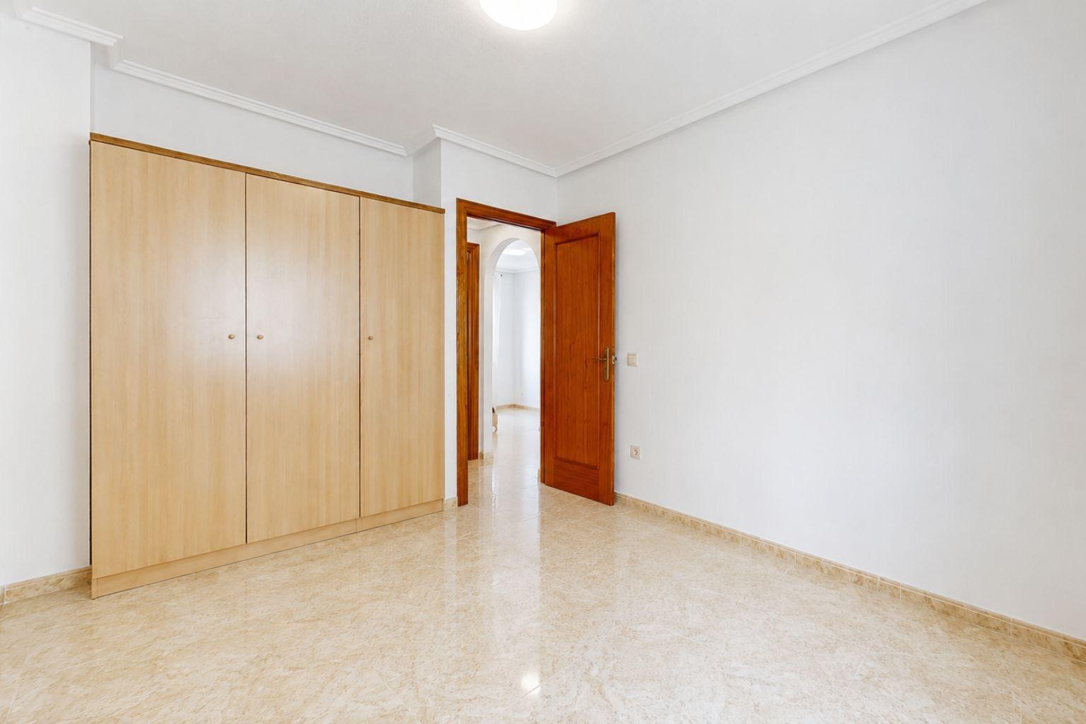 For sale - 2 Bedroom 1 Bathroom Penthouse in Torrevieja - Centro  - Alicante