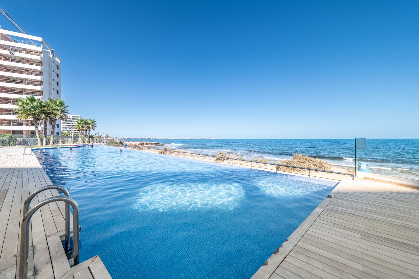 For sale - 2 Bedroom 2 Bathroom Apartment in Torrevieja - Costa Blanca  - Alicante
