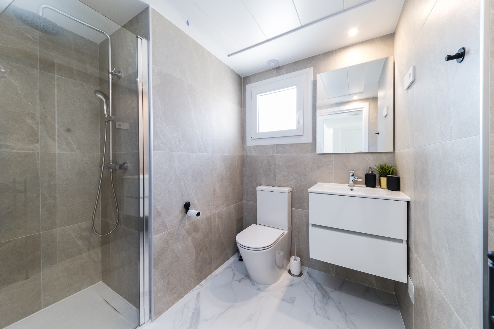 For sale - 2 Bedroom 2 Bathroom Apartment in Torrevieja - Costa Blanca  - Alicante