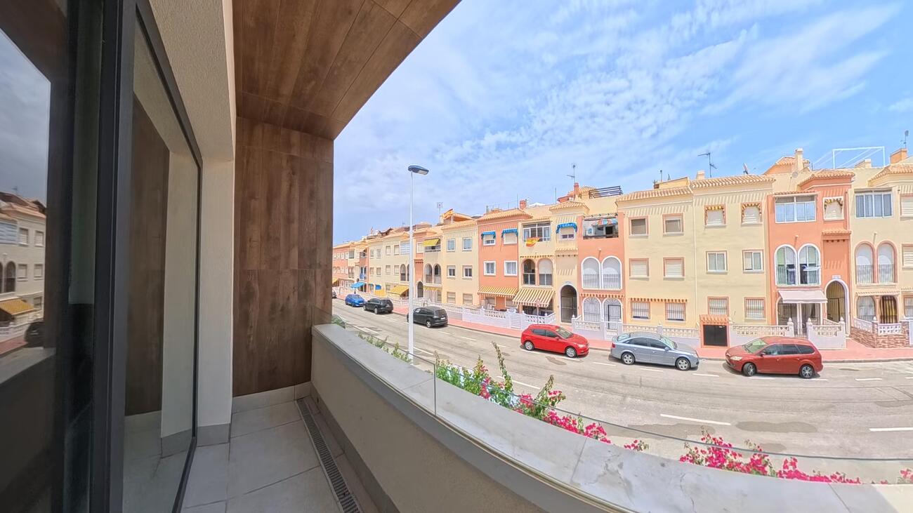 For sale - 2 Bedroom 2 Bathroom Penthouse Penthouse in Torrevieja -  - Alicante