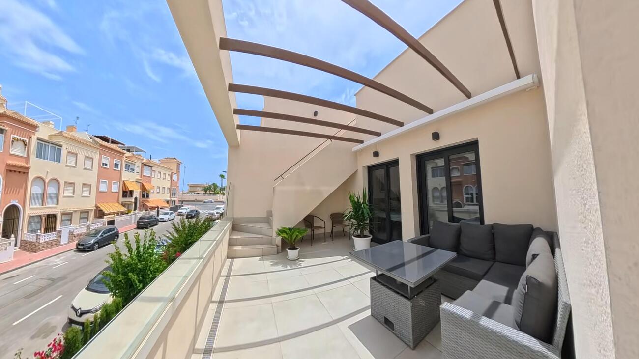 For sale - 2 Bedroom 2 Bathroom Penthouse Penthouse in Torrevieja -  - Alicante