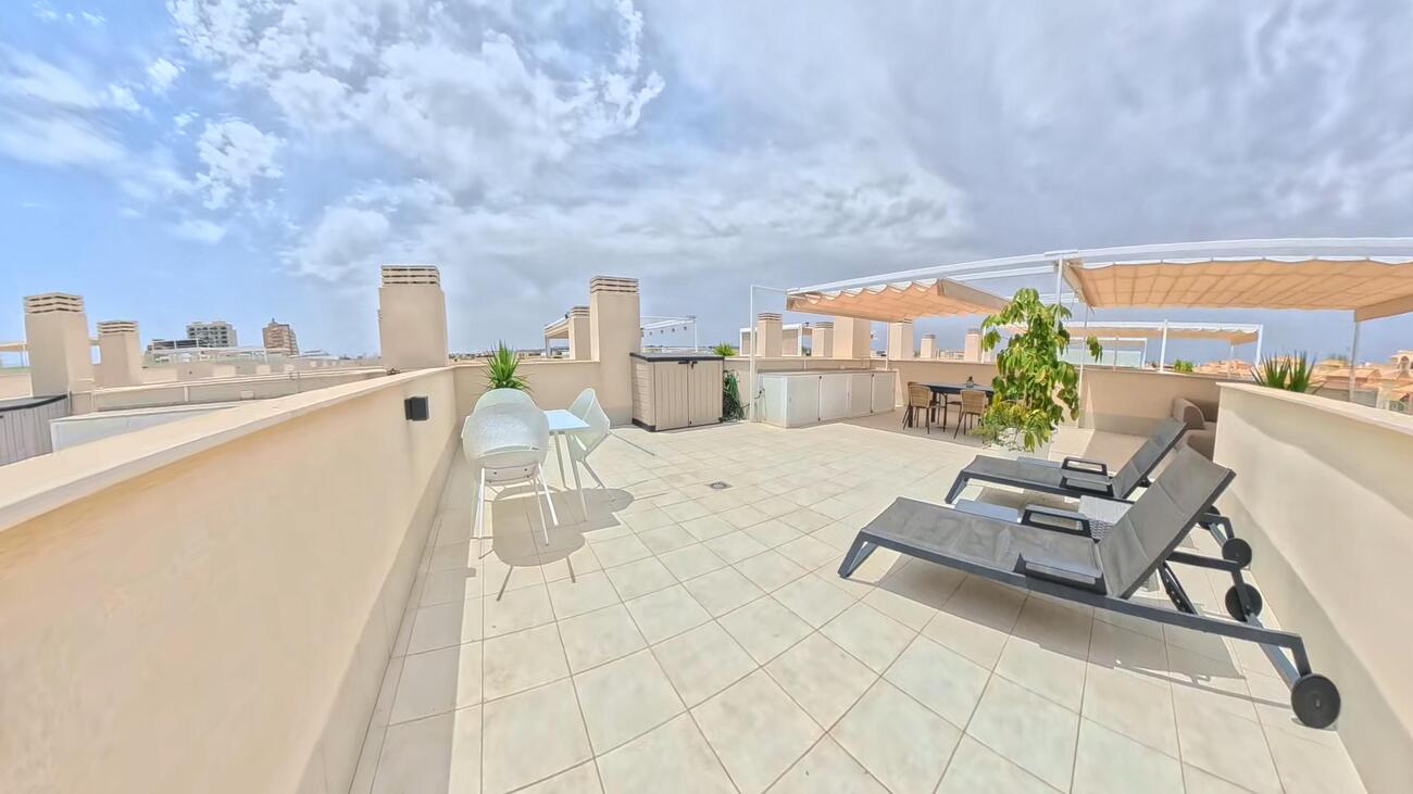 For sale - 2 Bedroom 2 Bathroom Penthouse Penthouse in Torrevieja -  - Alicante