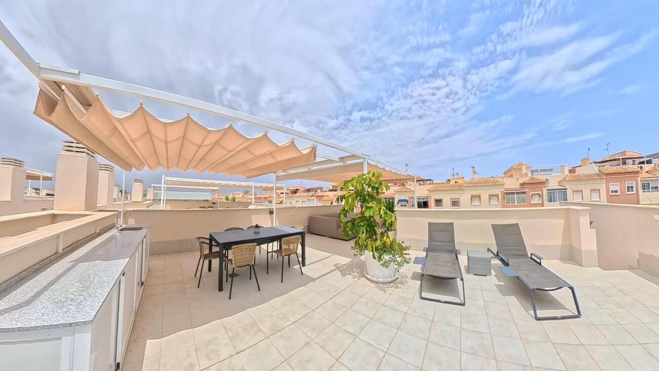 For sale - 2 Bedroom 2 Bathroom Penthouse Penthouse in Torrevieja -  - Alicante