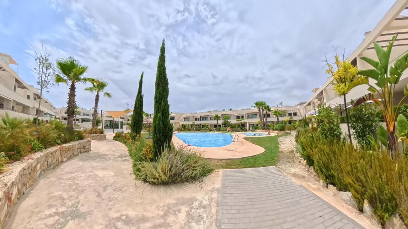 For sale - 2 Bedroom 2 Bathroom Penthouse Penthouse in Torrevieja -  - Alicante
