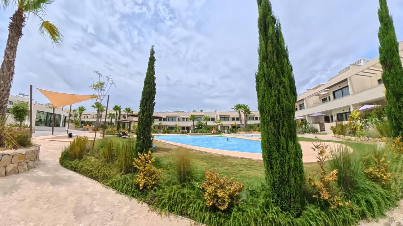 For sale - 2 Bedroom 2 Bathroom Penthouse Penthouse in Torrevieja -  - Alicante
