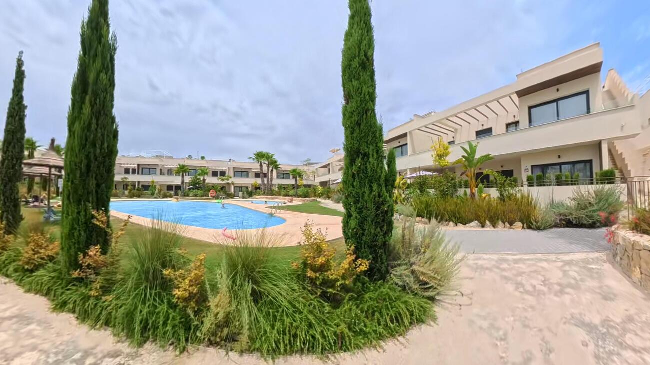 For sale - 2 Bedroom 2 Bathroom Penthouse Penthouse in Torrevieja -  - Alicante