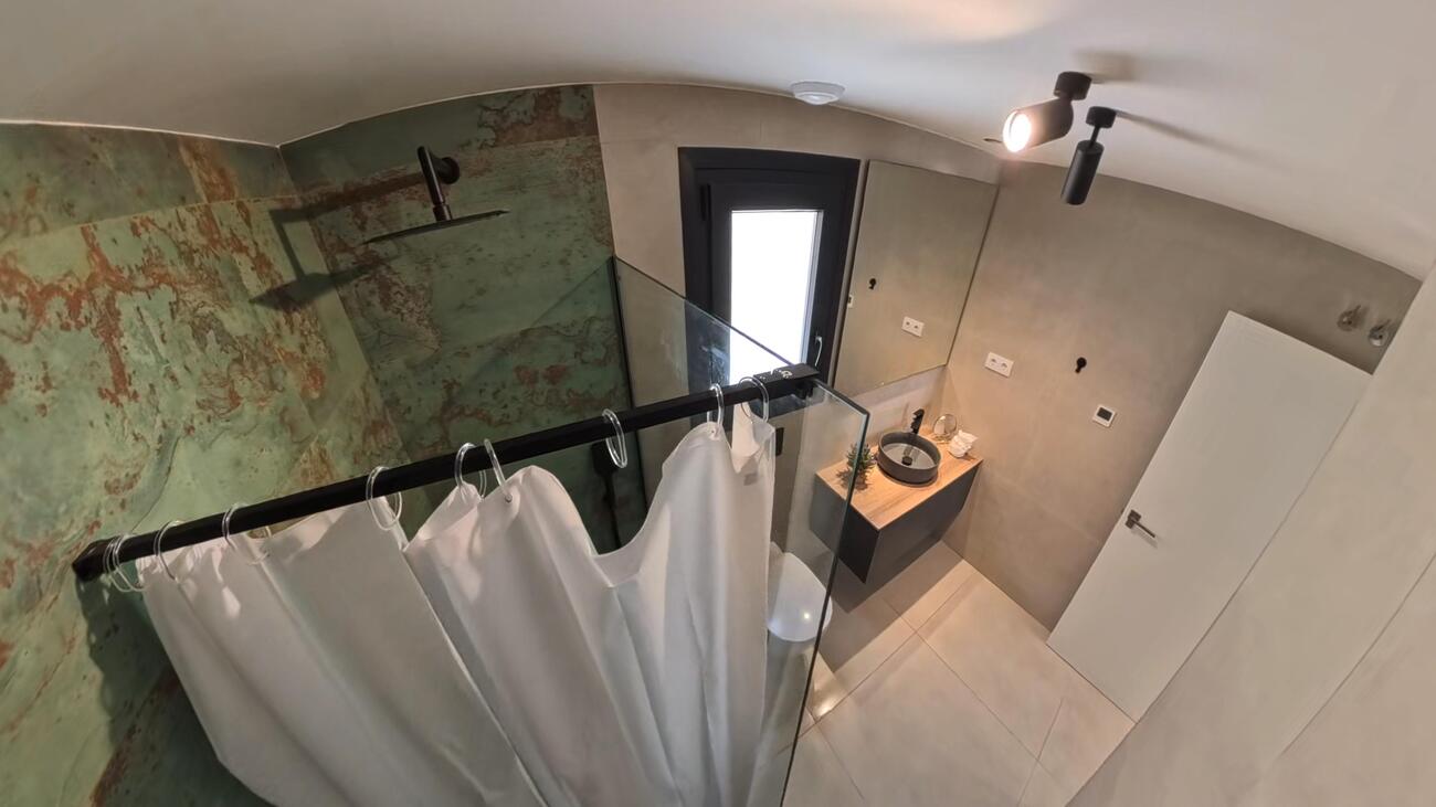 For sale - 2 Bedroom 2 Bathroom Penthouse Penthouse in Torrevieja -  - Alicante