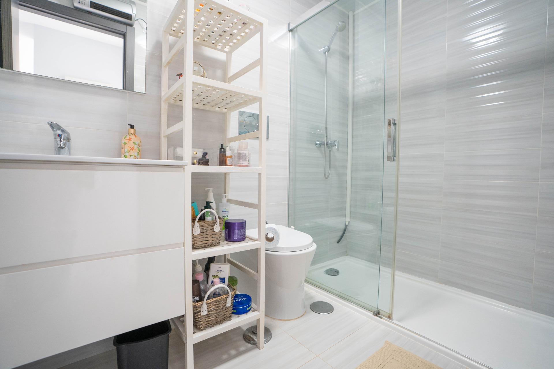 For sale - 2 Bedroom 1 Bathroom Apartment in Orihuela Costa - Rocio Del Mar  - Alicante