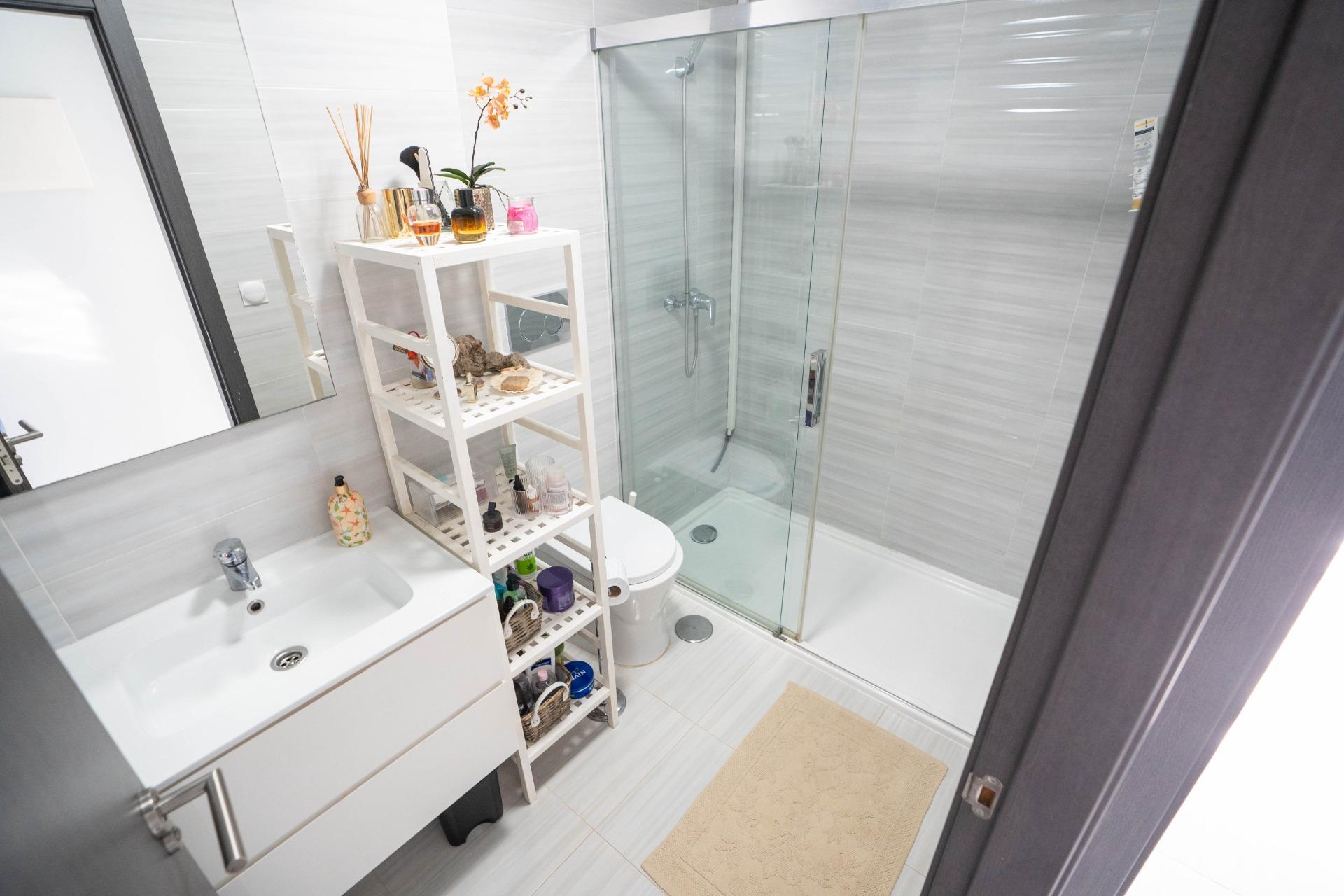 For sale - 2 Bedroom 1 Bathroom Apartment in Orihuela Costa - Rocio Del Mar  - Alicante