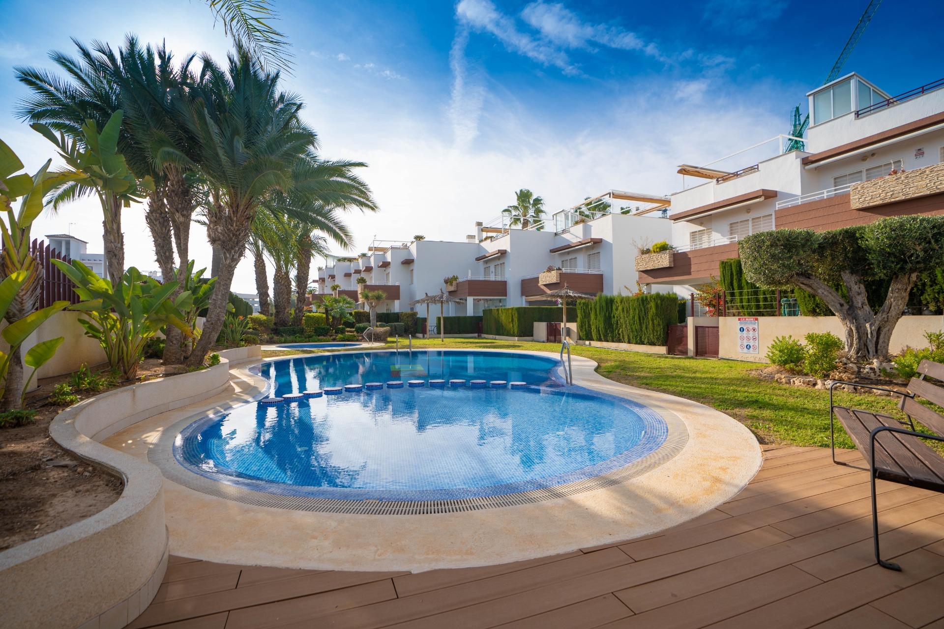 For sale - 2 Bedroom 1 Bathroom Apartment in Orihuela Costa - Rocio Del Mar  - Alicante