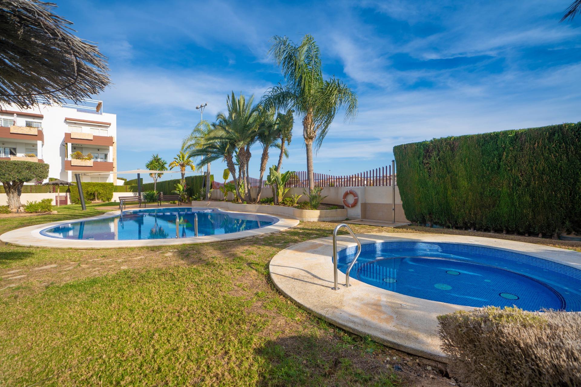For sale - 2 Bedroom 1 Bathroom Apartment in Orihuela Costa - Rocio Del Mar  - Alicante
