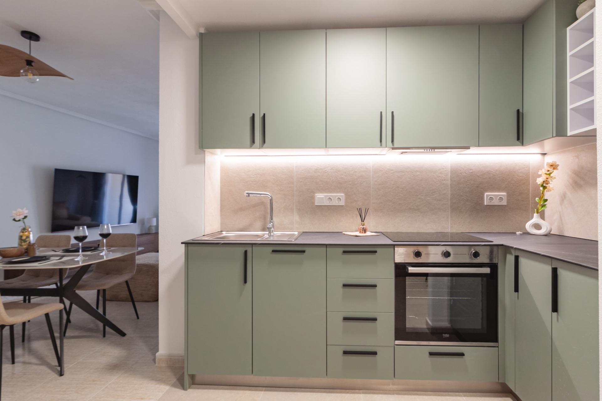 For sale - 3 Bedroom 2 Bathroom Apartment in Torrevieja - Playa Del Cura  - Alicante