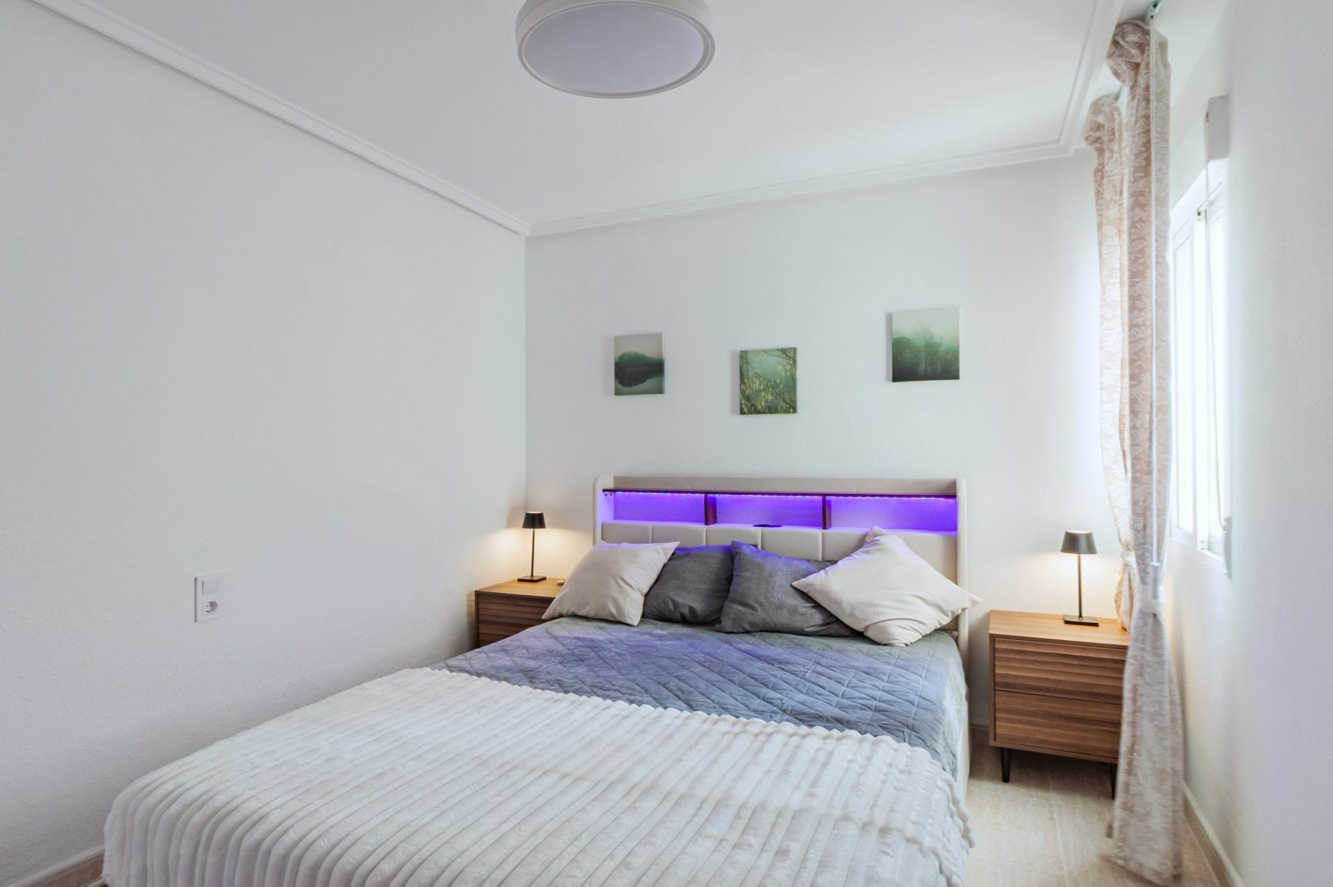 For sale - 3 Bedroom 2 Bathroom Apartment in Torrevieja - Playa Del Cura  - Alicante