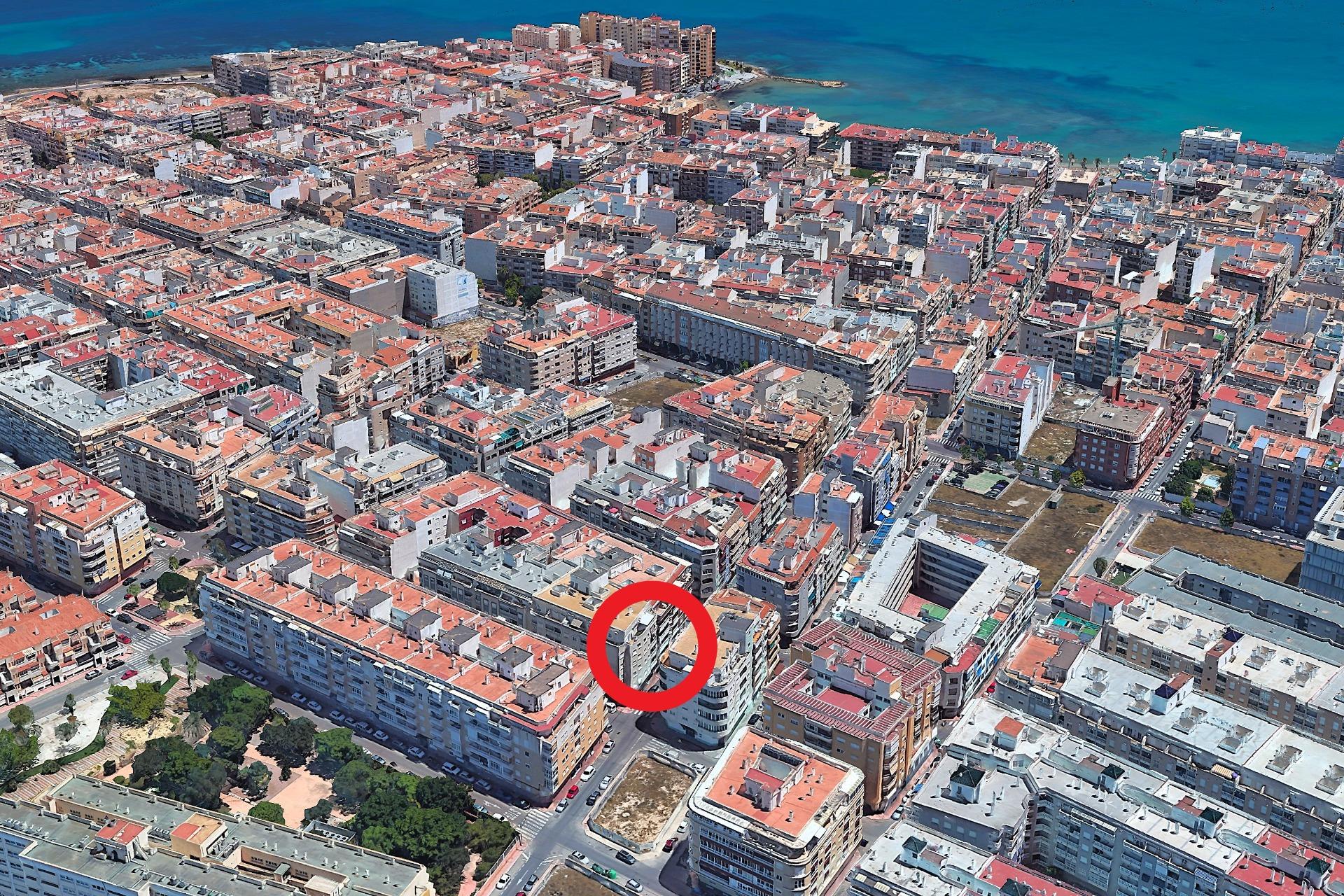 For sale - 3 Bedroom 2 Bathroom Apartment in Torrevieja - Playa Del Cura  - Alicante