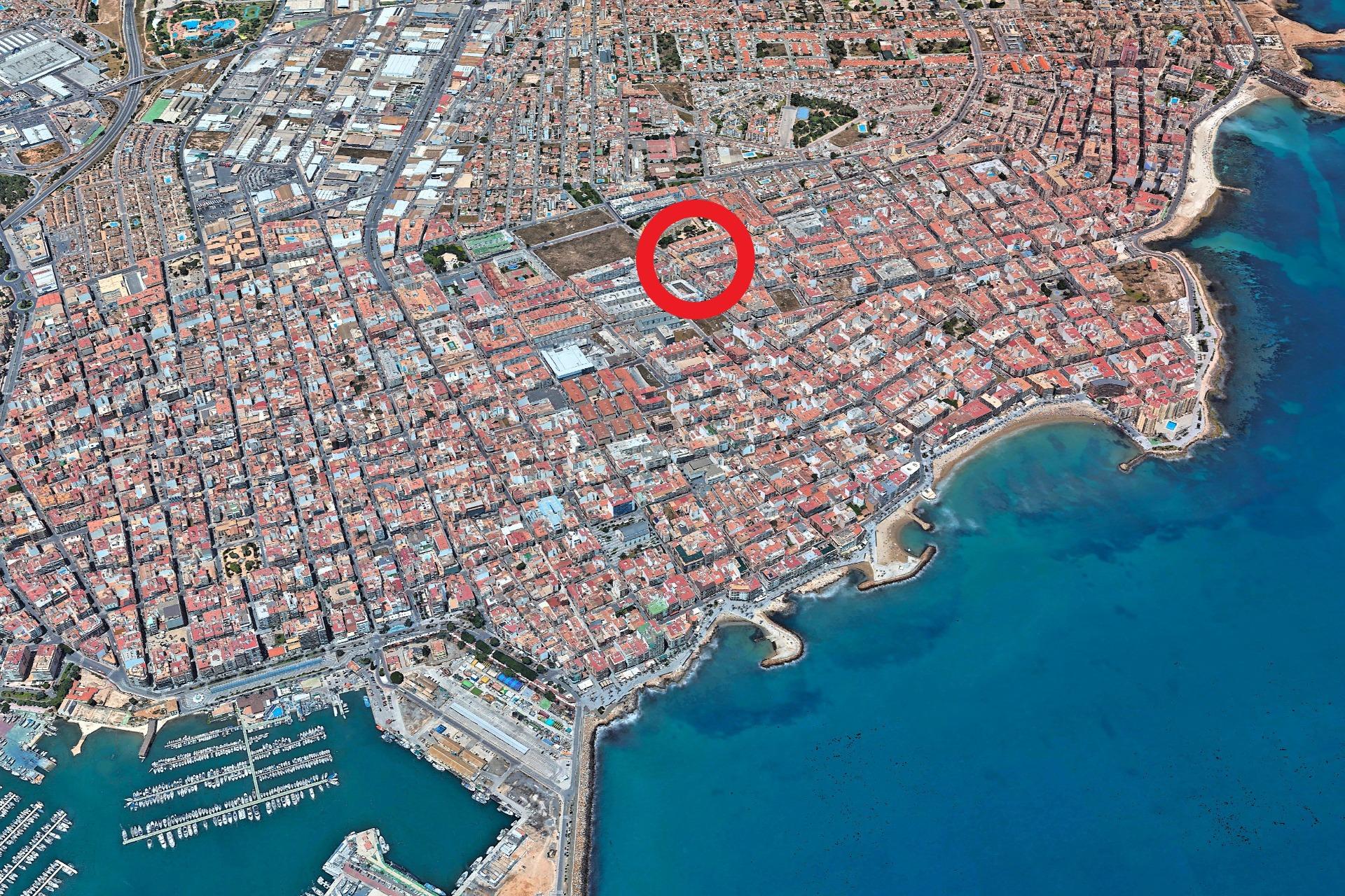 For sale - 3 Bedroom 2 Bathroom Apartment in Torrevieja - Playa Del Cura  - Alicante