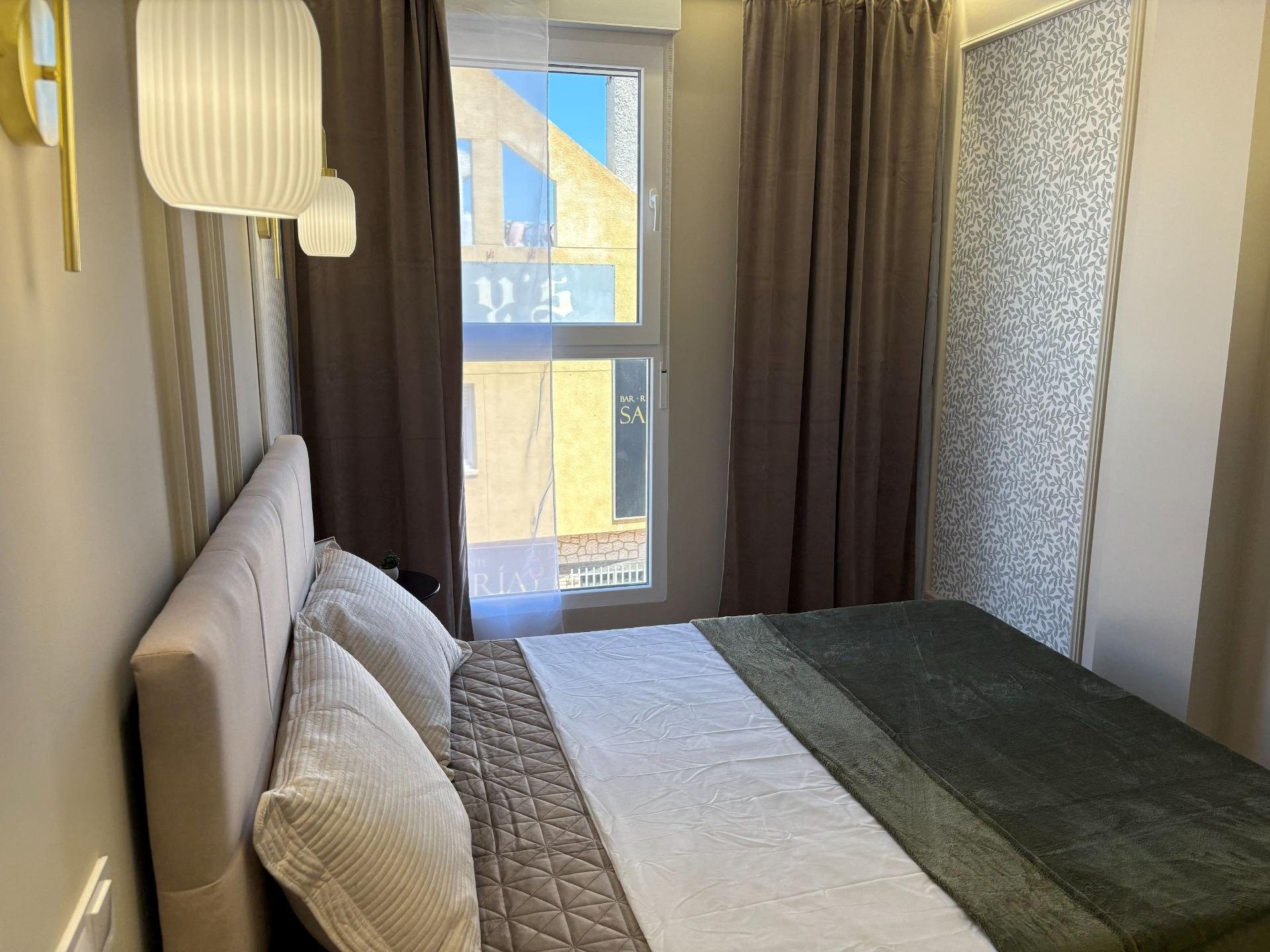 For sale - 2 Bedroom 1 Bathroom Apartment in Torrevieja - Playa Del Cura  - Alicante