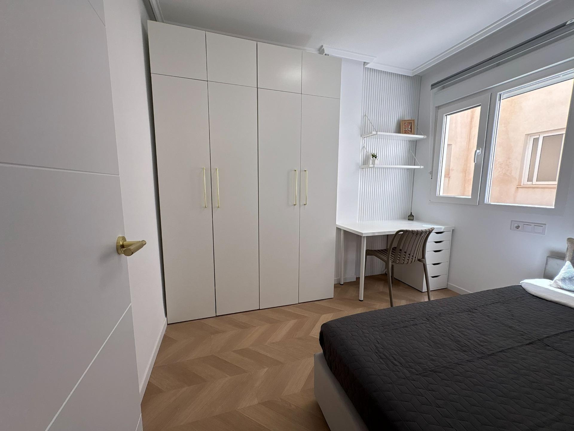 For sale - 2 Bedroom 1 Bathroom Apartment in Torrevieja - Playa Del Cura  - Alicante