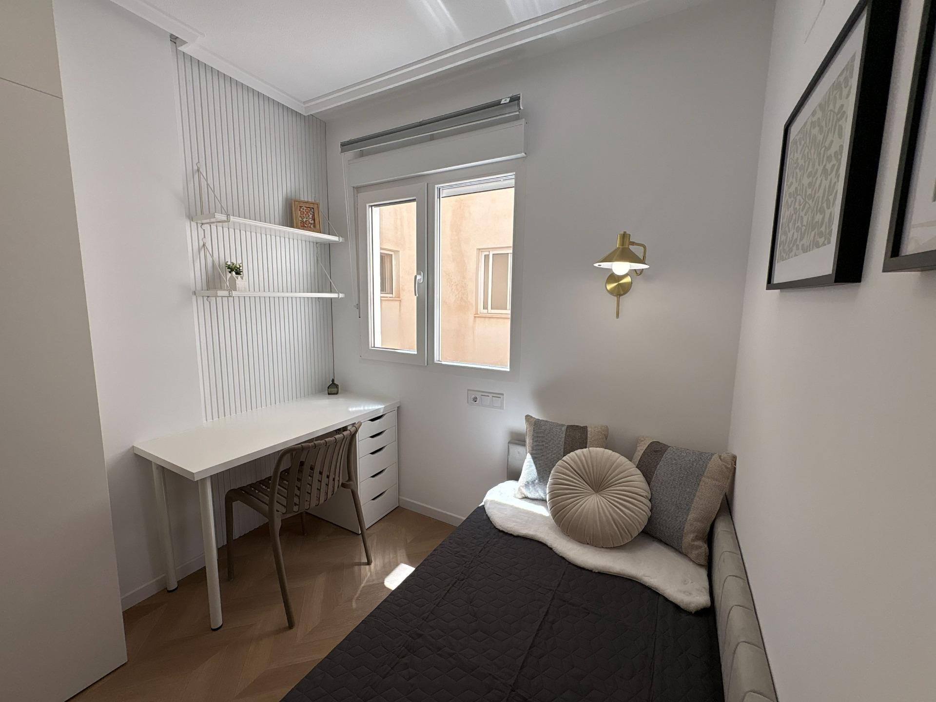 For sale - 2 Bedroom 1 Bathroom Apartment in Torrevieja - Playa Del Cura  - Alicante