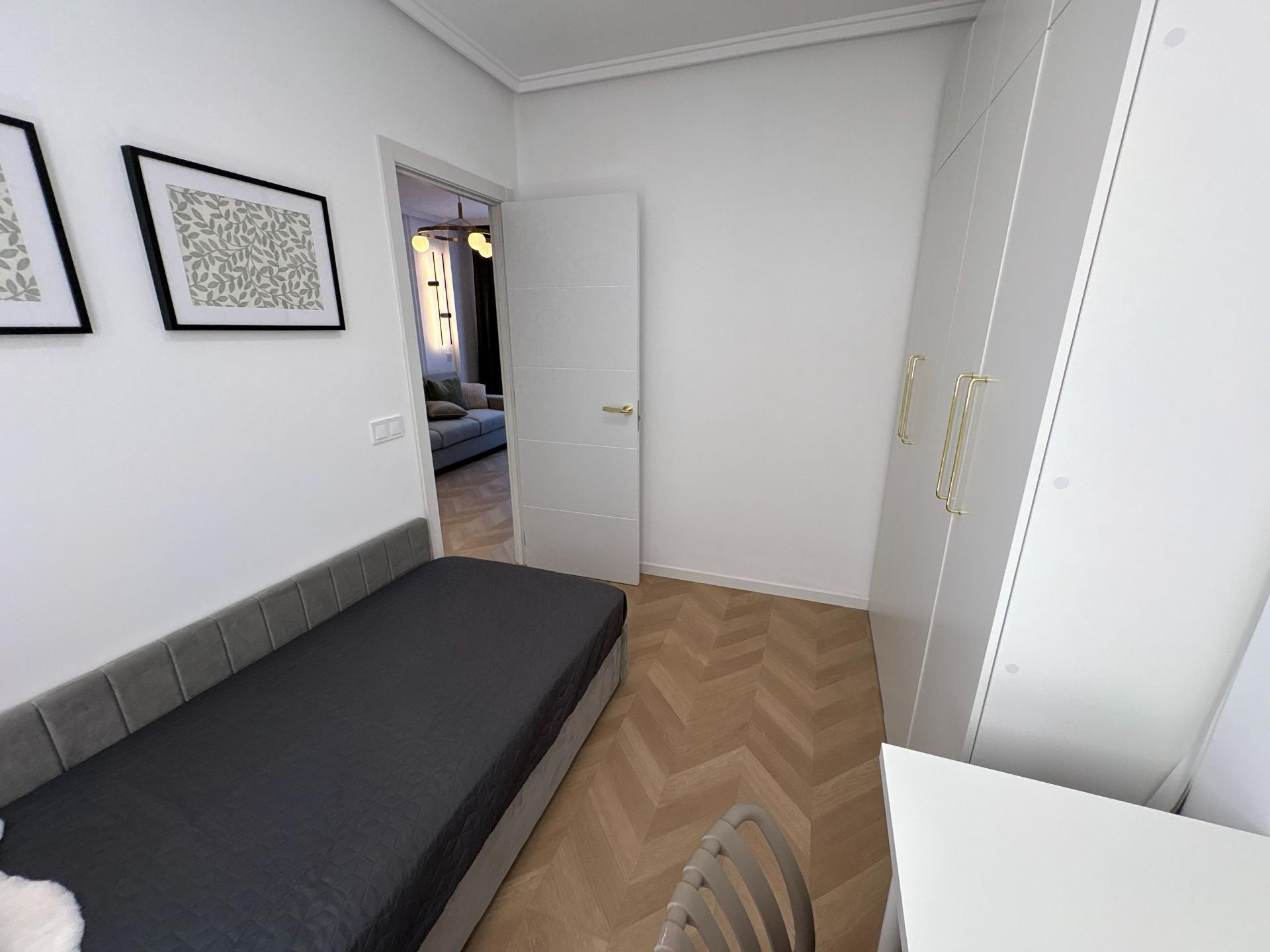 For sale - 2 Bedroom 1 Bathroom Apartment in Torrevieja - Playa Del Cura  - Alicante