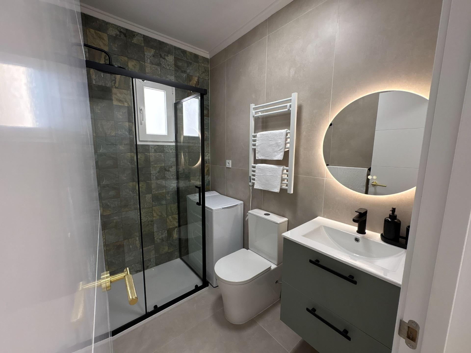 For sale - 2 Bedroom 1 Bathroom Apartment in Torrevieja - Playa Del Cura  - Alicante
