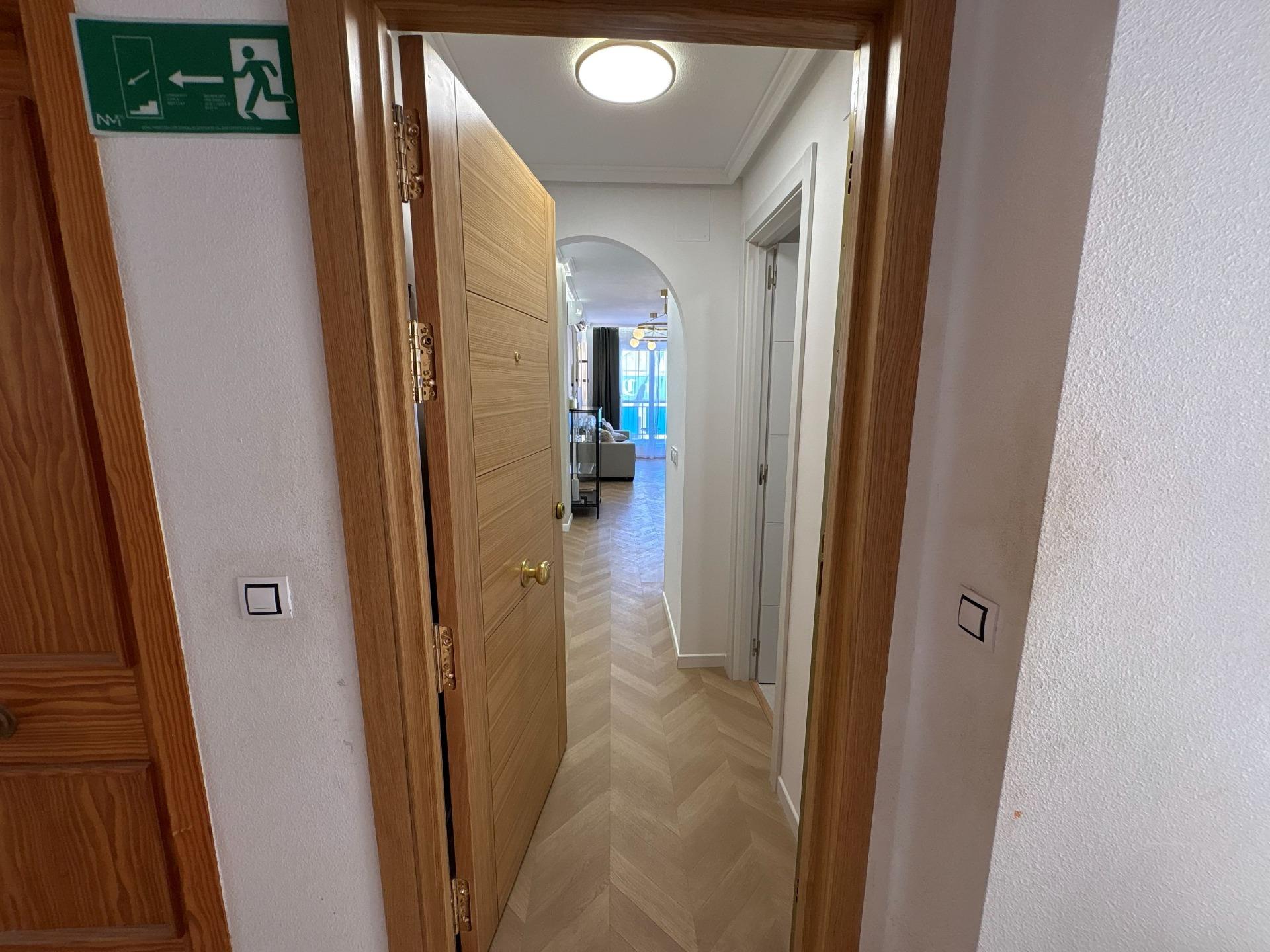 For sale - 2 Bedroom 1 Bathroom Apartment in Torrevieja - Playa Del Cura  - Alicante
