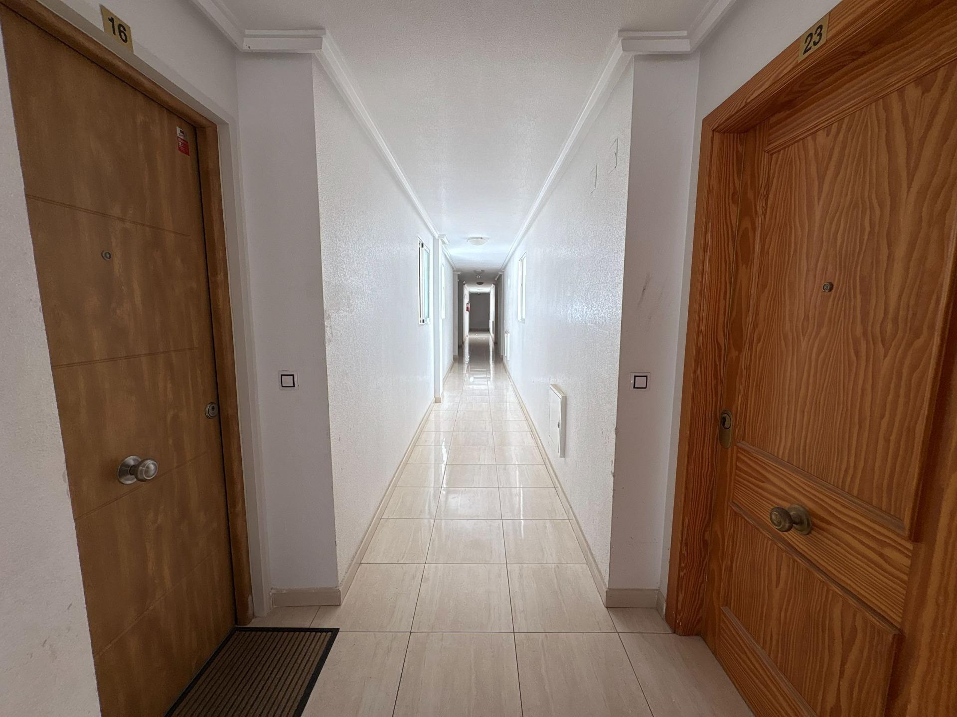 For sale - 2 Bedroom 1 Bathroom Apartment in Torrevieja - Playa Del Cura  - Alicante