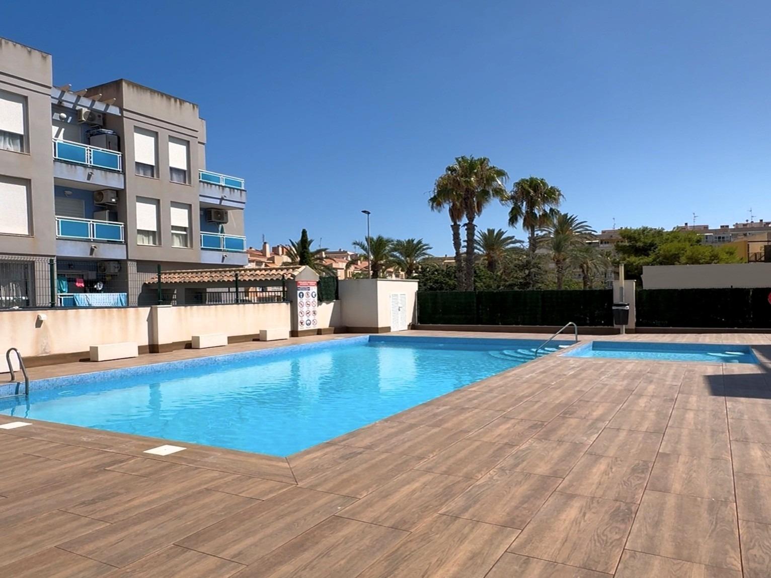 For sale - 2 Bedroom 1 Bathroom Apartment in Torrevieja - Playa Del Cura  - Alicante