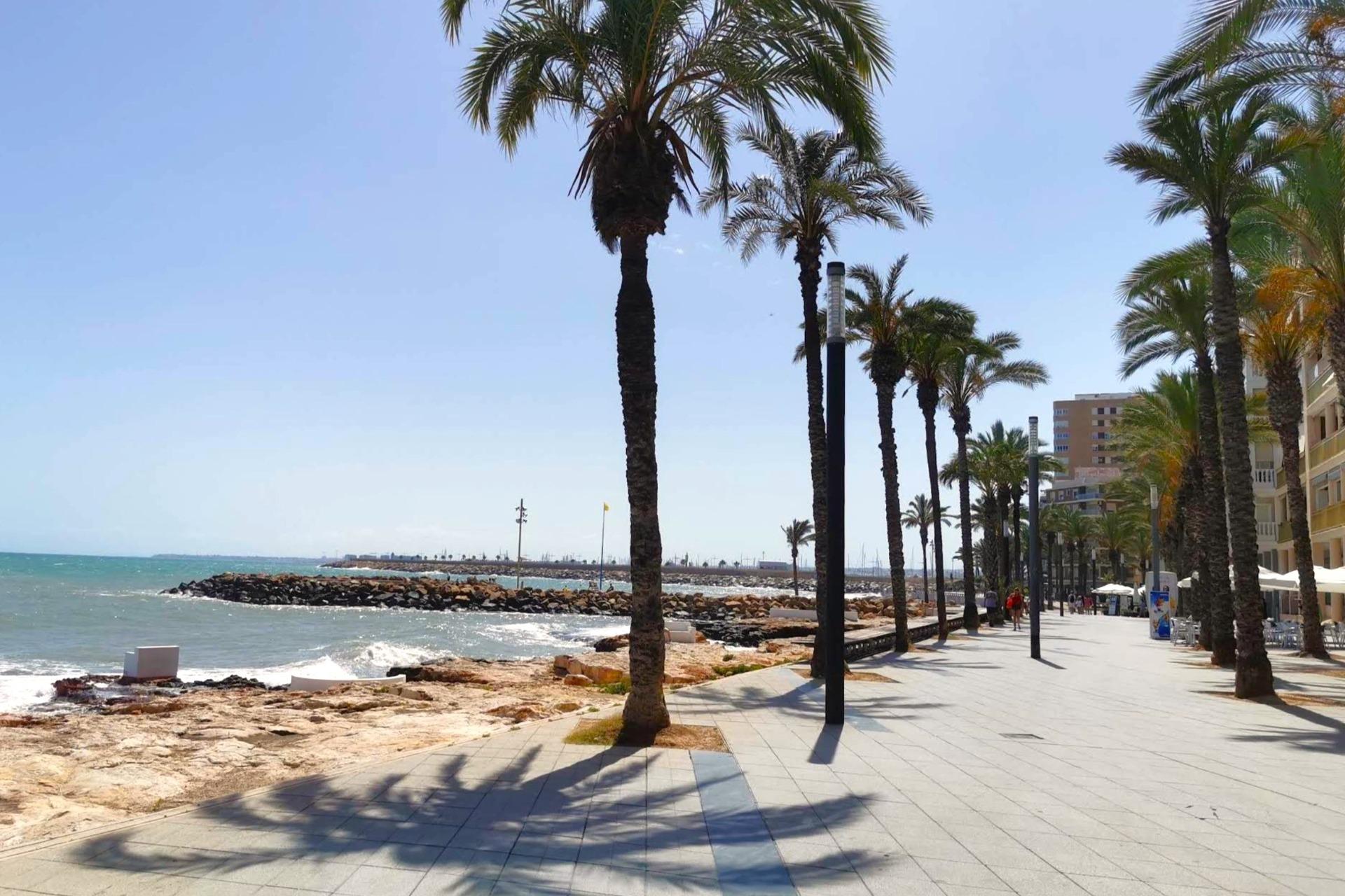 For sale - 2 Bedroom 1 Bathroom Apartment in Torrevieja - Playa Del Cura  - Alicante