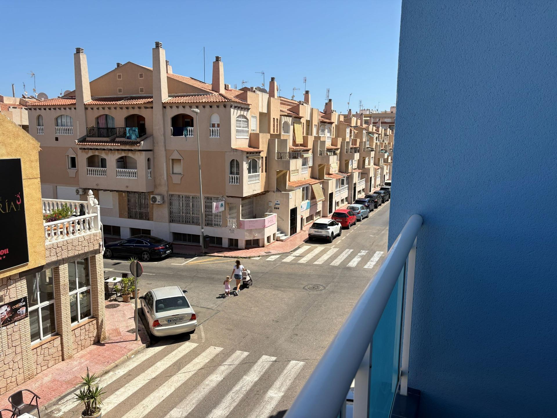 For sale - 2 Bedroom 1 Bathroom Apartment in Torrevieja - Playa Del Cura  - Alicante