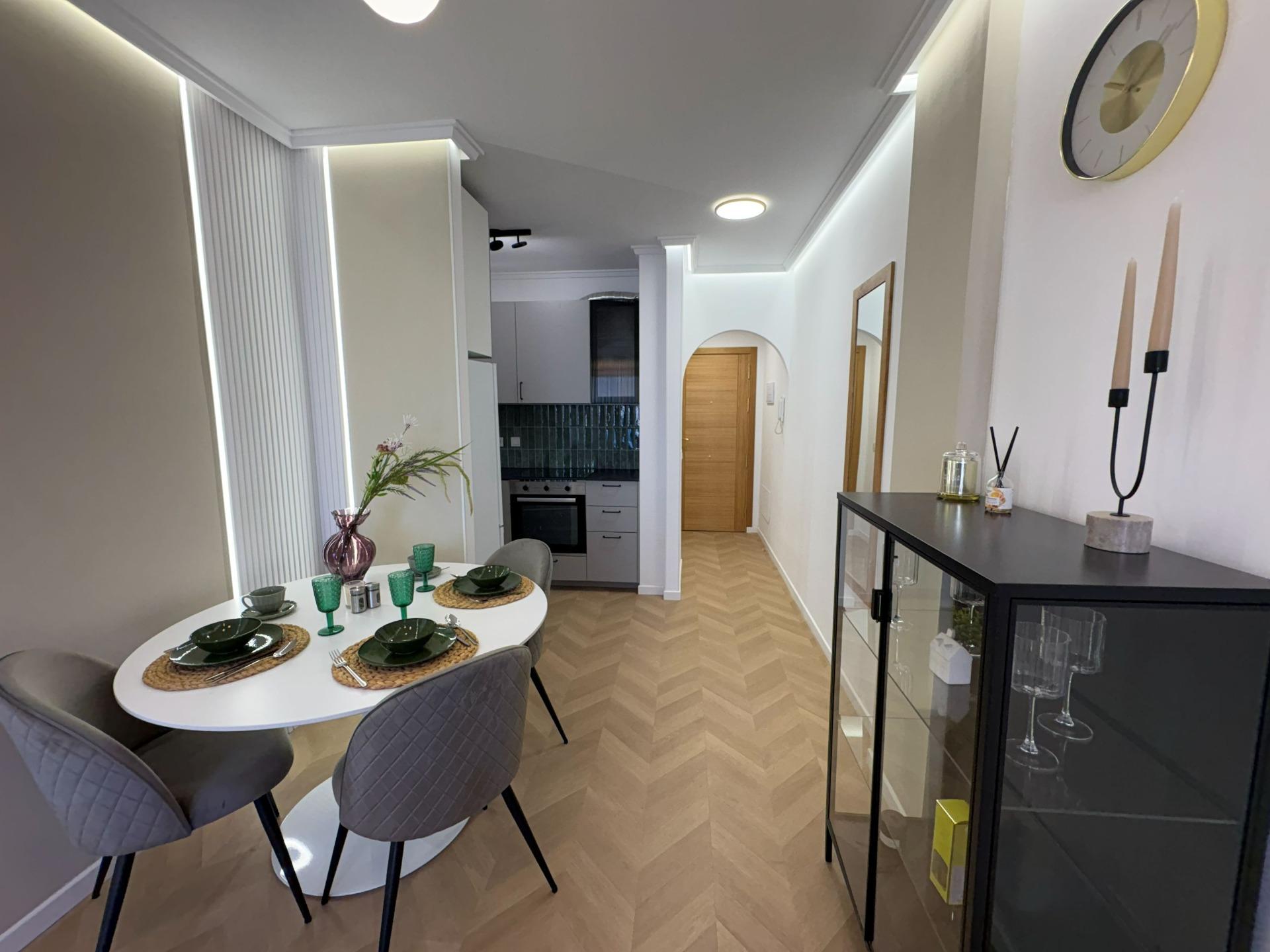 For sale - 2 Bedroom 1 Bathroom Apartment in Torrevieja - Playa Del Cura  - Alicante