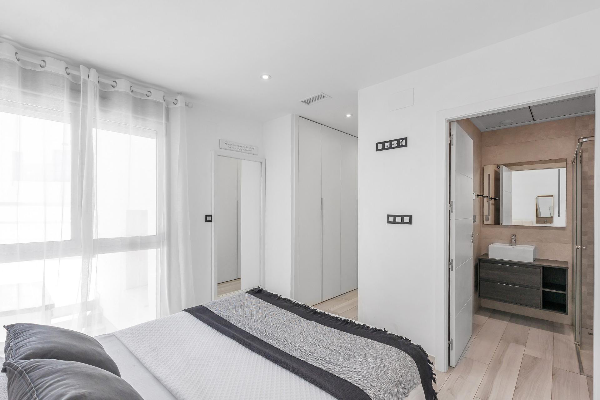 For sale - 3 Bedroom 3 Bathroom Villa in Orihuela Costa - Lomas De Cabo Roig  - Alicante