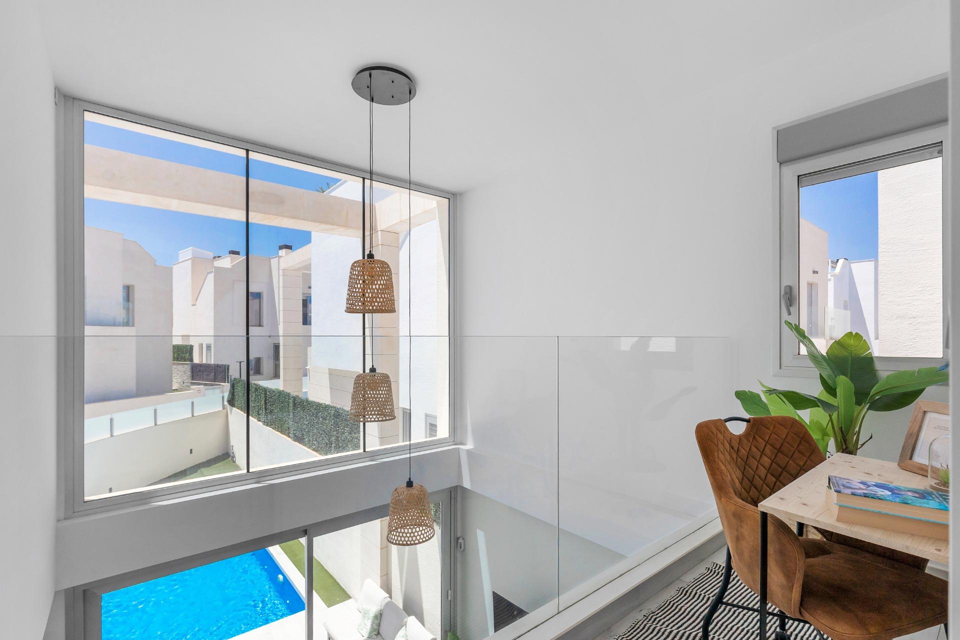 For sale - 3 Bedroom 3 Bathroom Villa in Orihuela Costa - Lomas De Cabo Roig  - Alicante