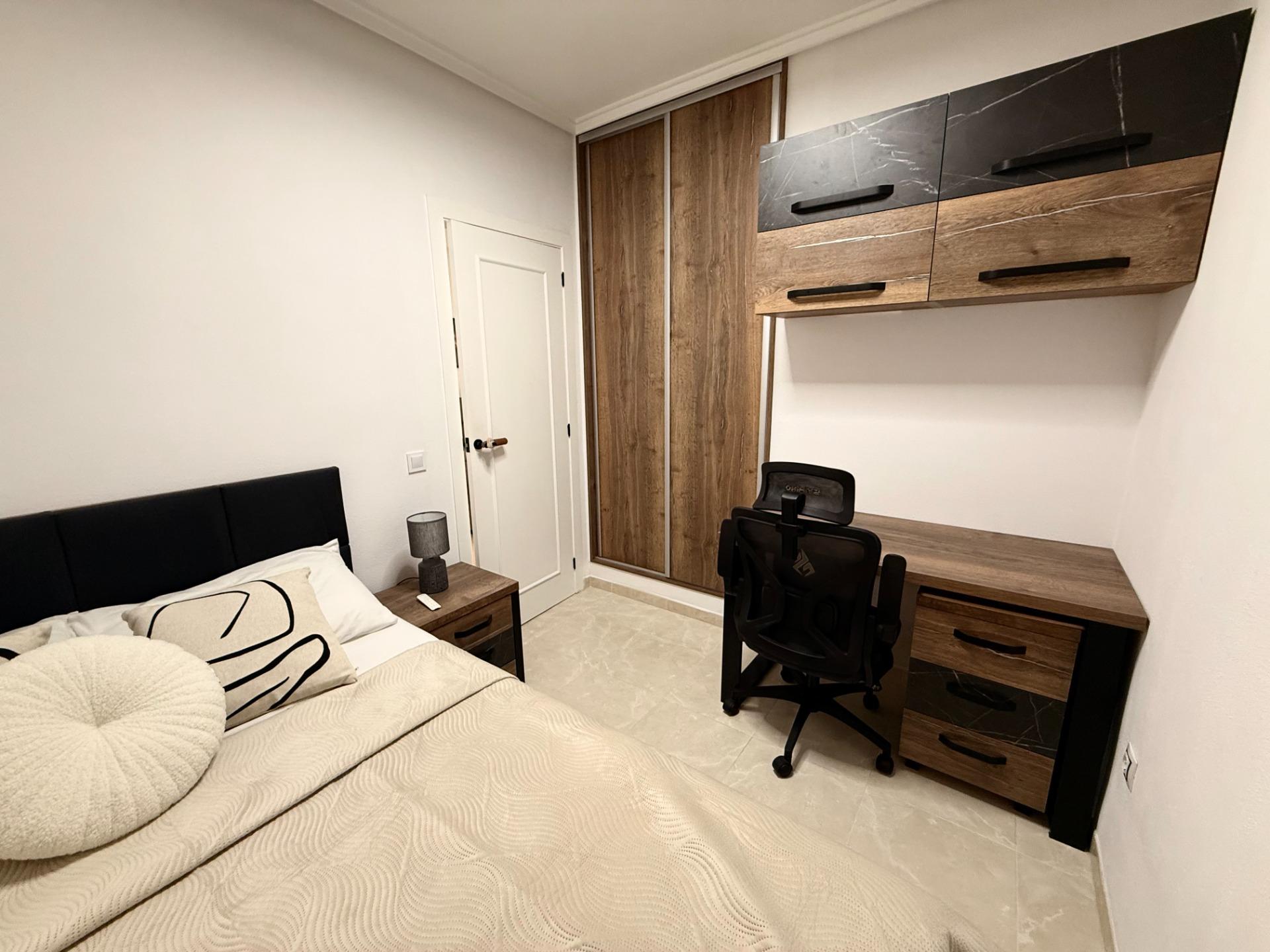 For sale - 2 Bedroom 1 Bathroom Apartment in Torrevieja - Estacion De Autobuses  - Alicante