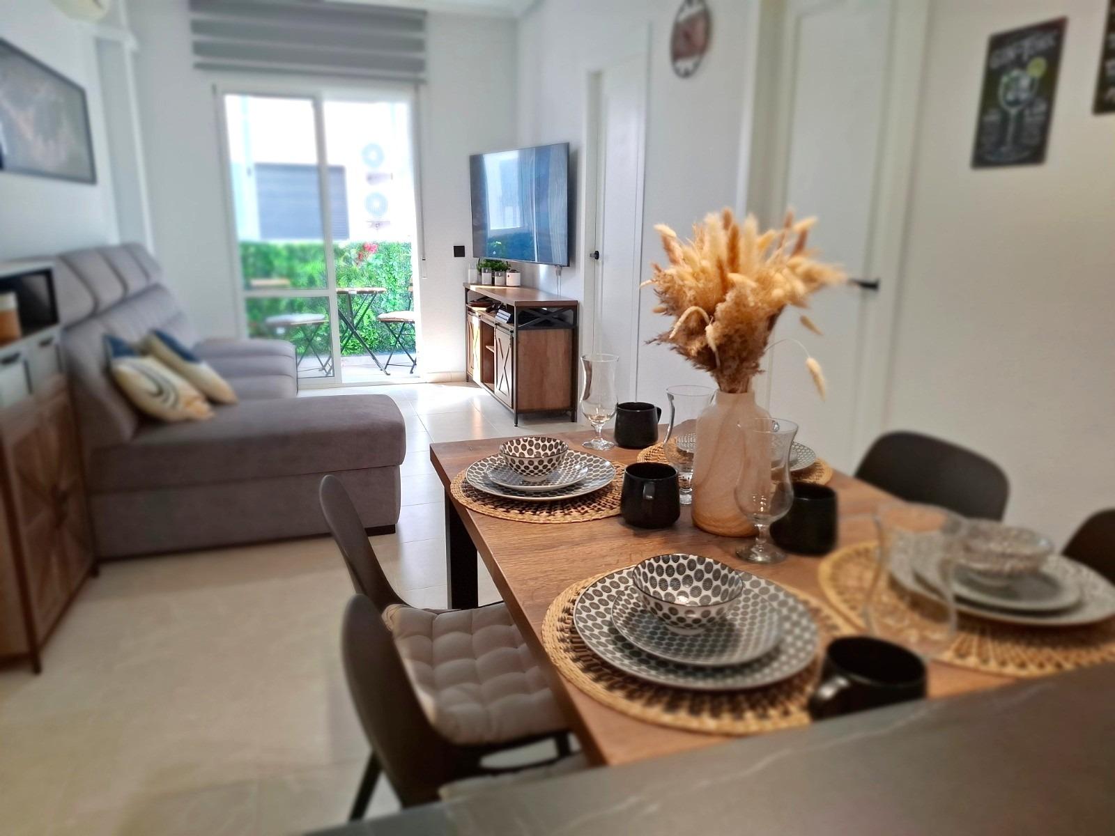 For sale - 2 Bedroom 1 Bathroom Apartment in Torrevieja - Estacion De Autobuses  - Alicante