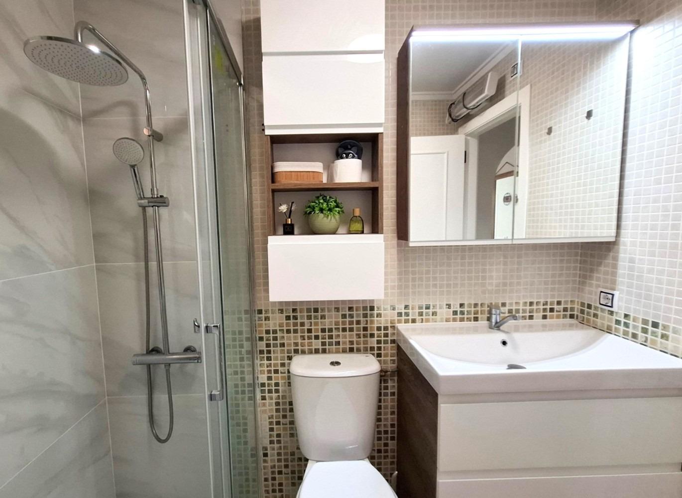 For sale - 2 Bedroom 1 Bathroom Apartment in Torrevieja - Estacion De Autobuses  - Alicante