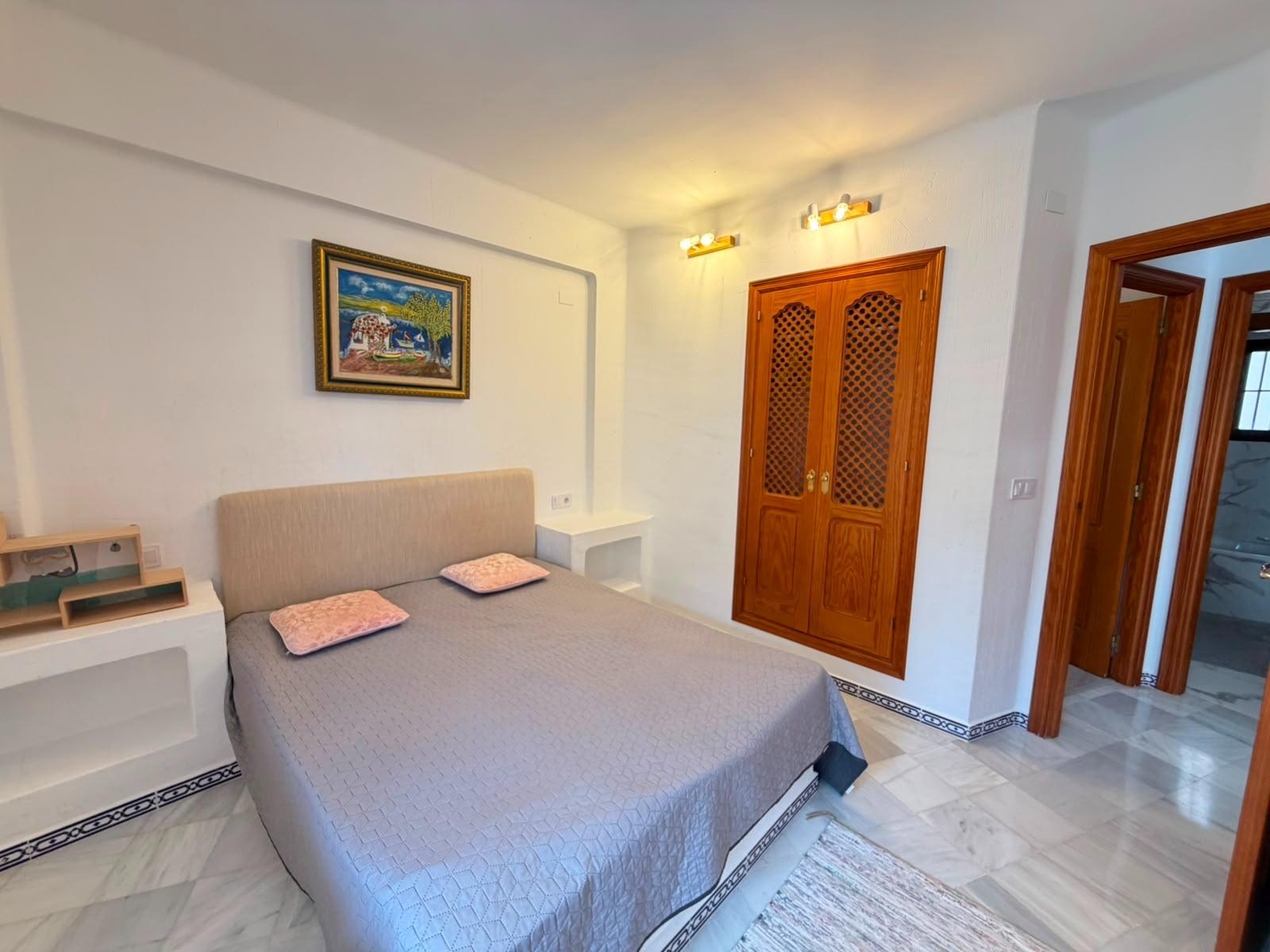 For sale - 3 Bedroom 2 Bathroom Apartment in Torrevieja - Aldea Del Mar  - Alicante