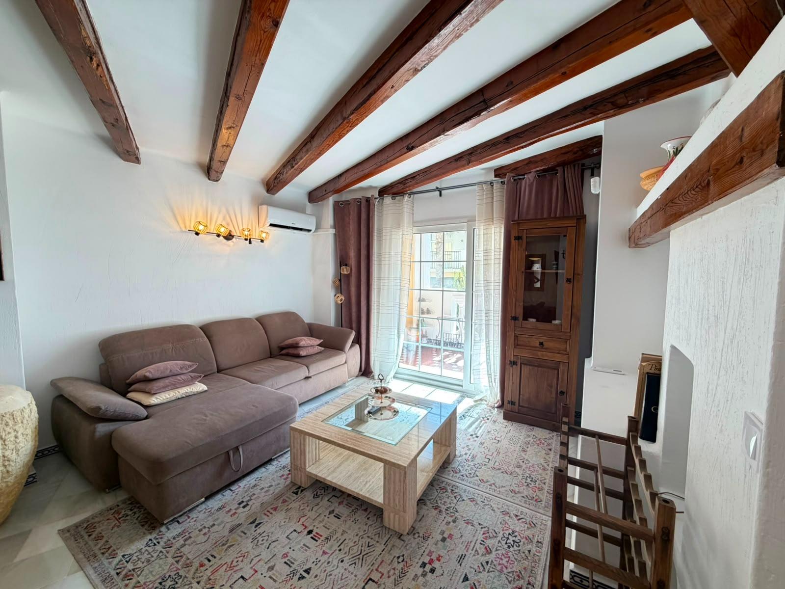 For sale - 3 Bedroom 2 Bathroom Apartment in Torrevieja - Aldea Del Mar  - Alicante