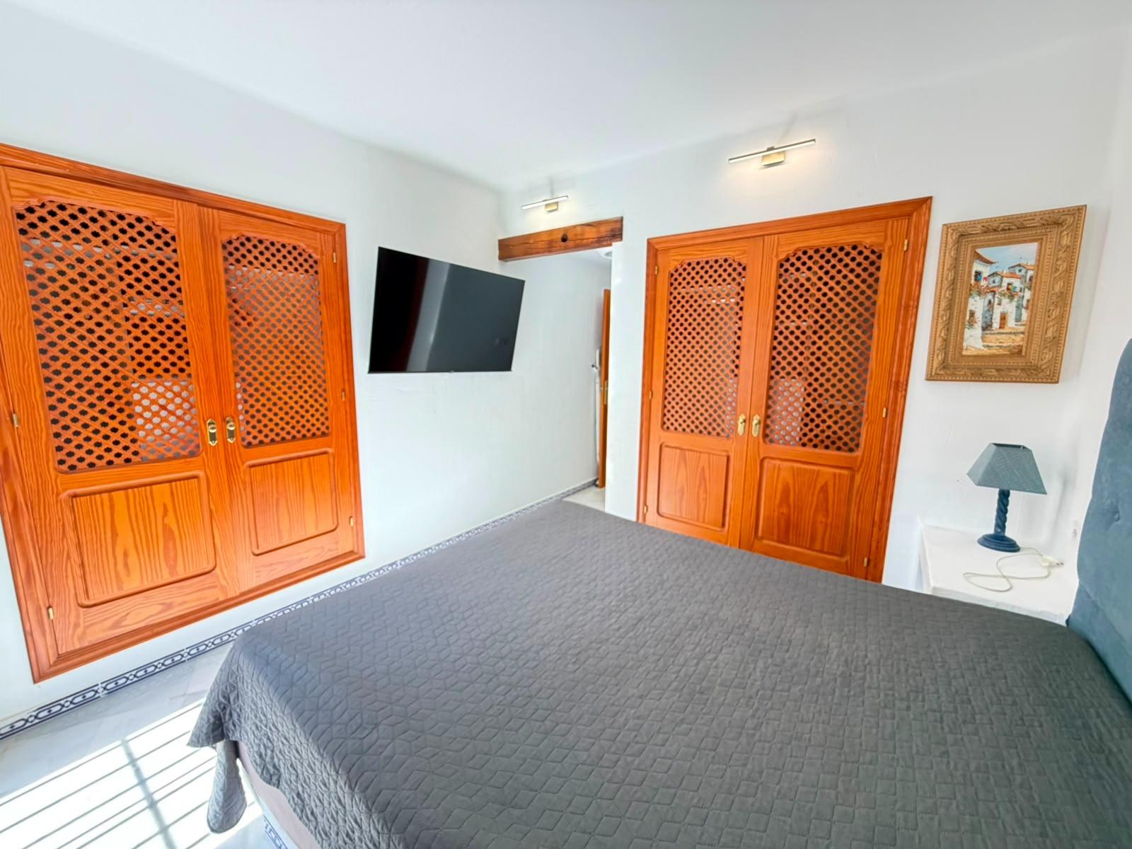 For sale - 3 Bedroom 2 Bathroom Apartment in Torrevieja - Aldea Del Mar  - Alicante