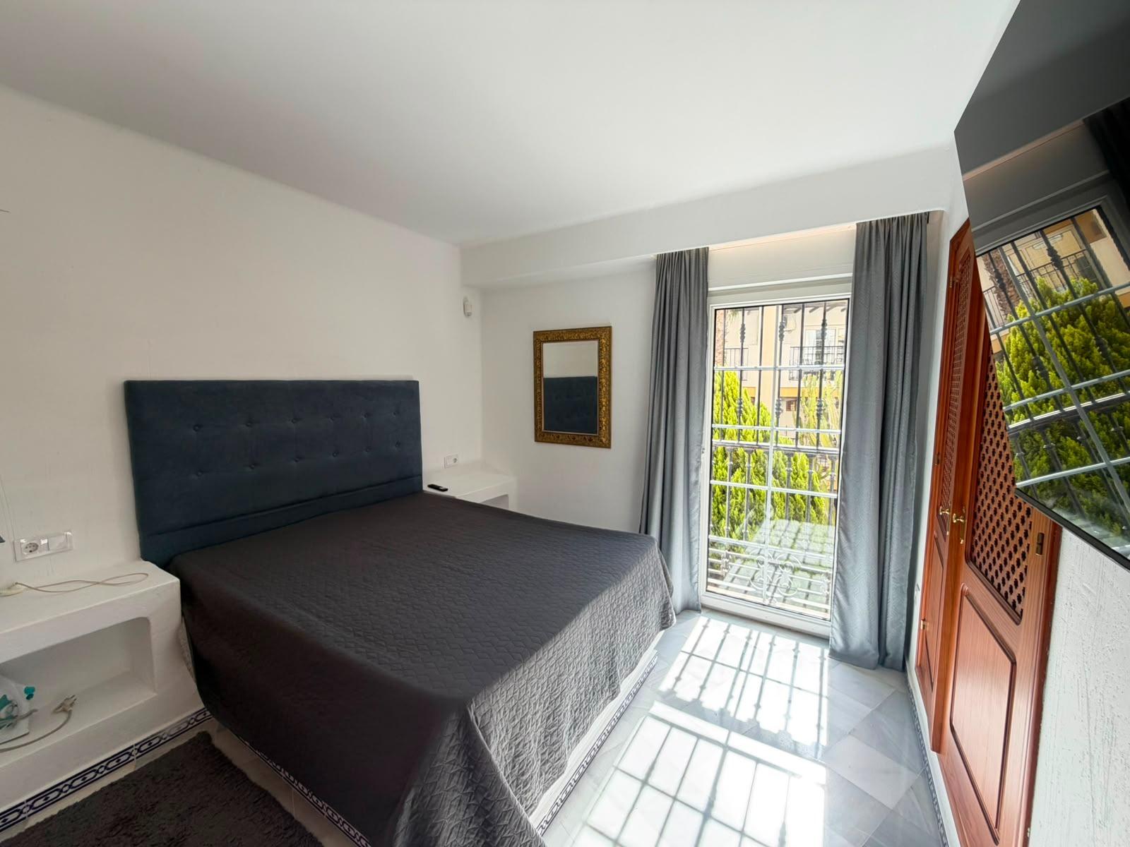 For sale - 3 Bedroom 2 Bathroom Apartment in Torrevieja - Aldea Del Mar  - Alicante