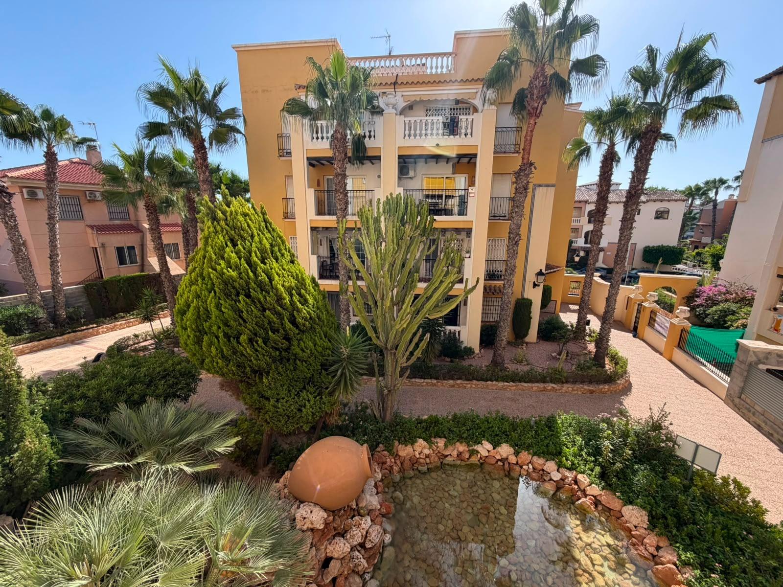 For sale - 3 Bedroom 2 Bathroom Apartment in Torrevieja - Aldea Del Mar  - Alicante