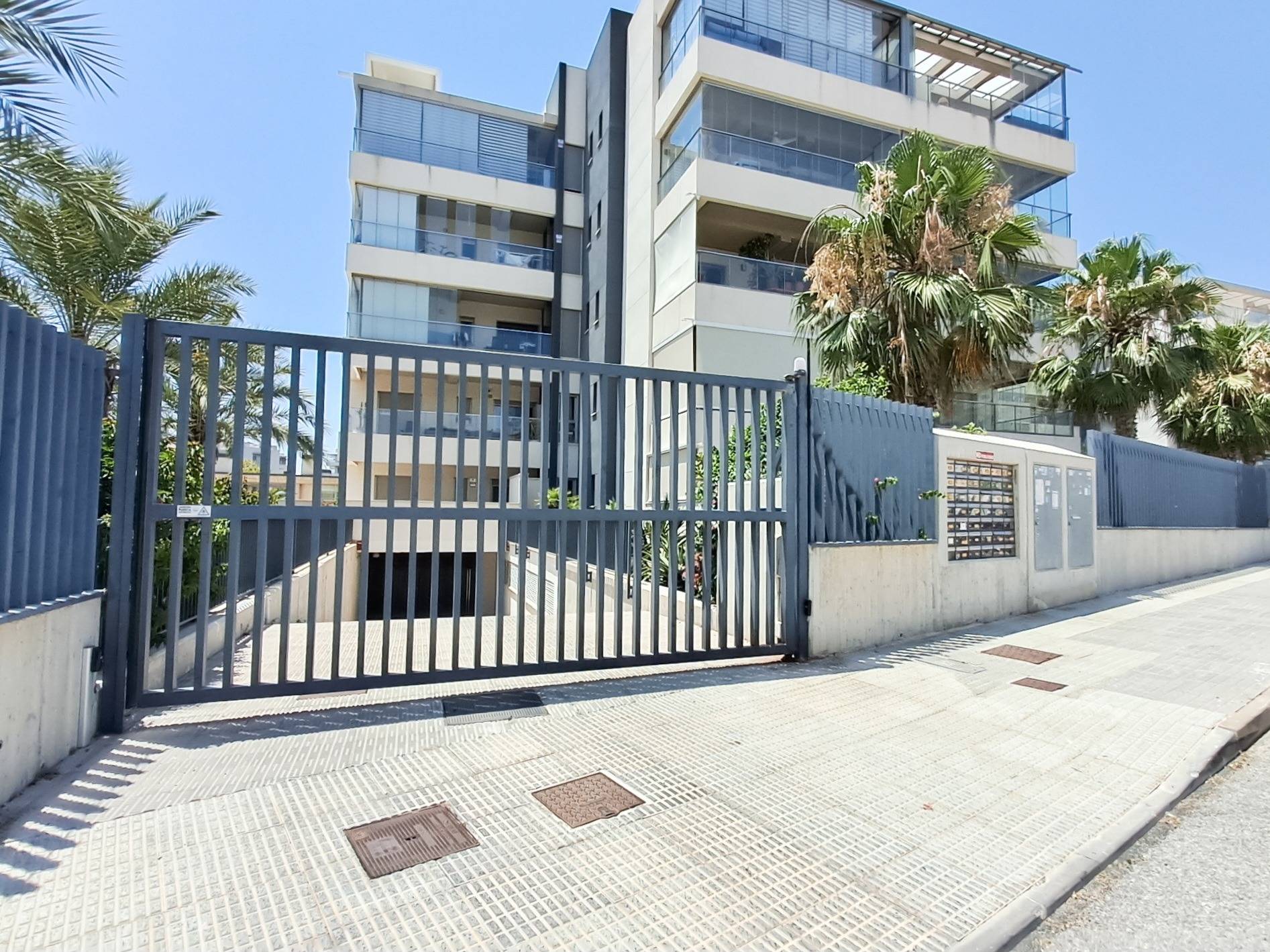 For sale - 3 Bedroom 2 Bathroom Apartment in Orihuela Costa - Los Dolses  - Alicante