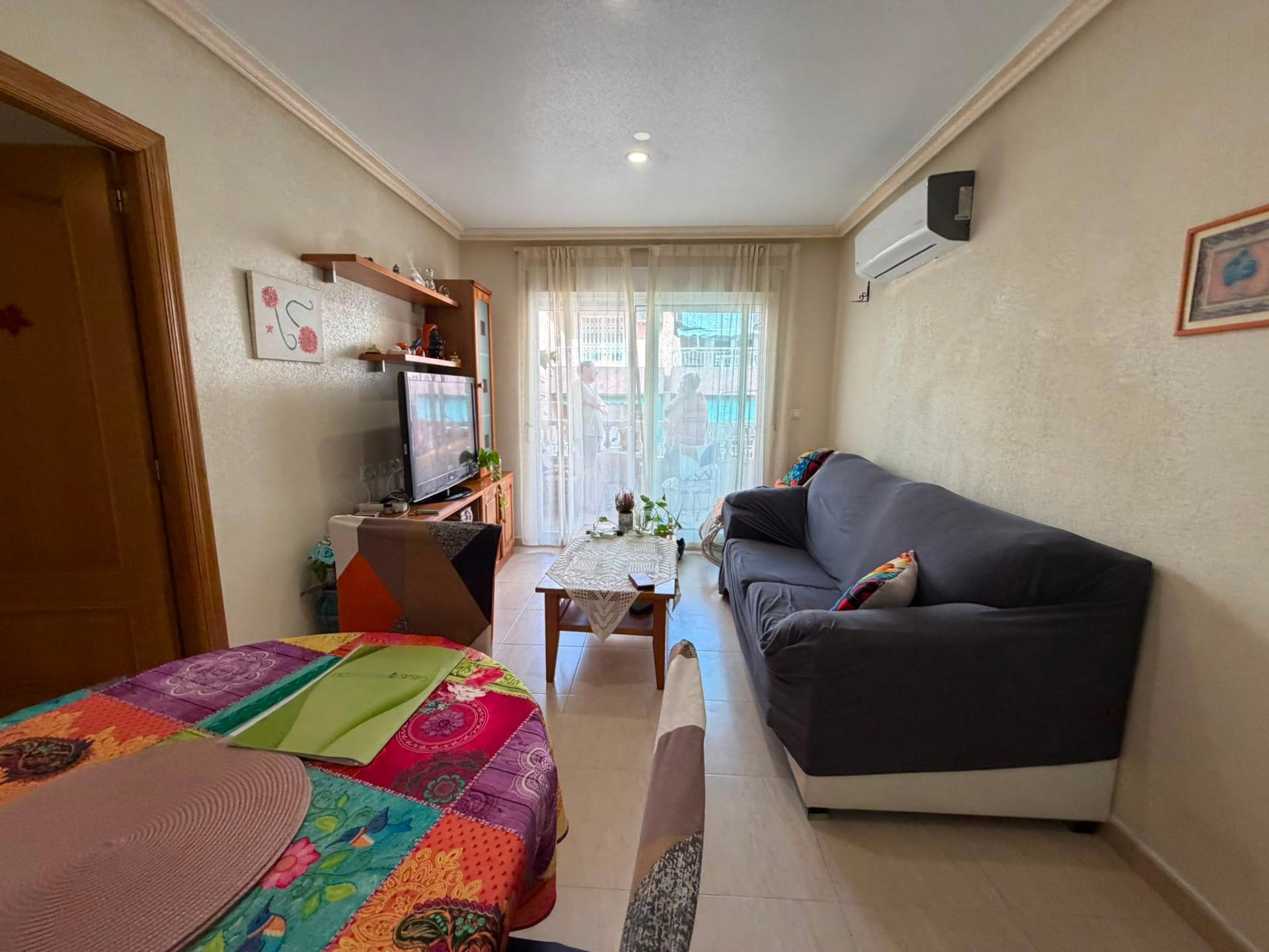 For sale - 2 Bedroom 1 Bathroom Apartment in Torrevieja - Estacion De Autobuses  - Alicante