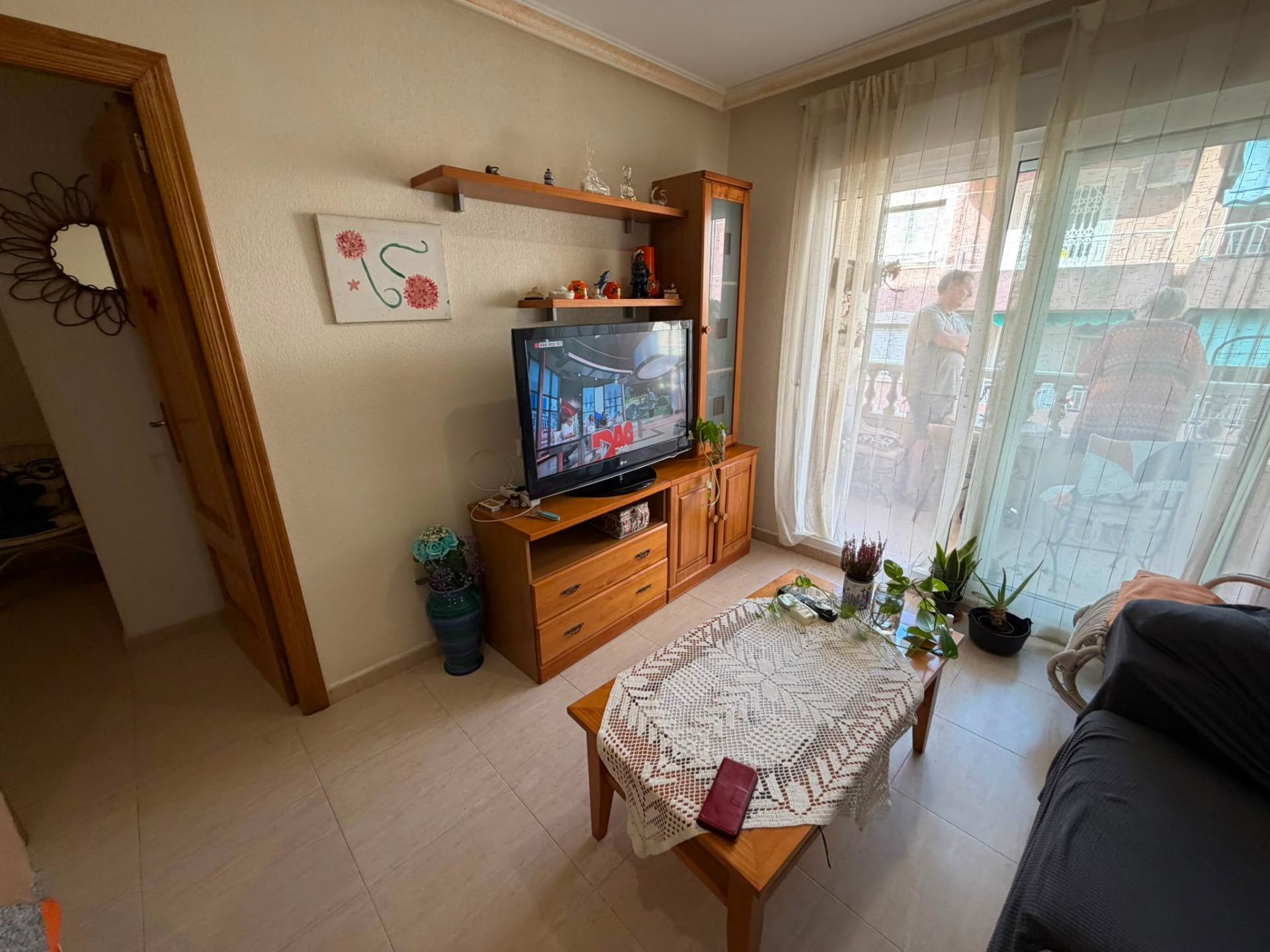 For sale - 2 Bedroom 1 Bathroom Apartment in Torrevieja - Estacion De Autobuses  - Alicante