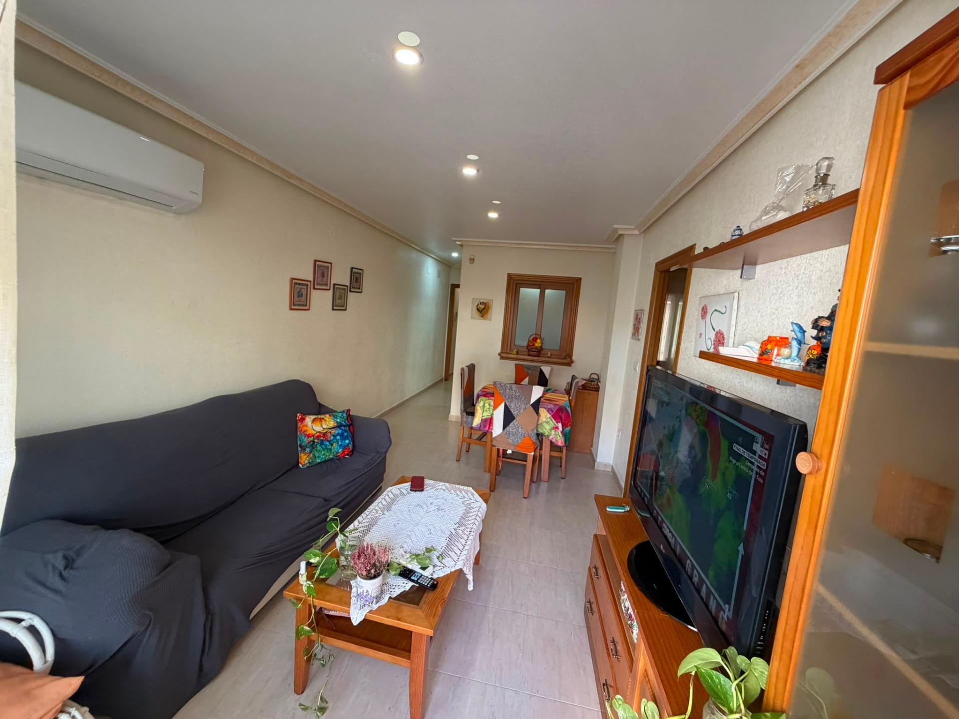 For sale - 2 Bedroom 1 Bathroom Apartment in Torrevieja - Estacion De Autobuses  - Alicante