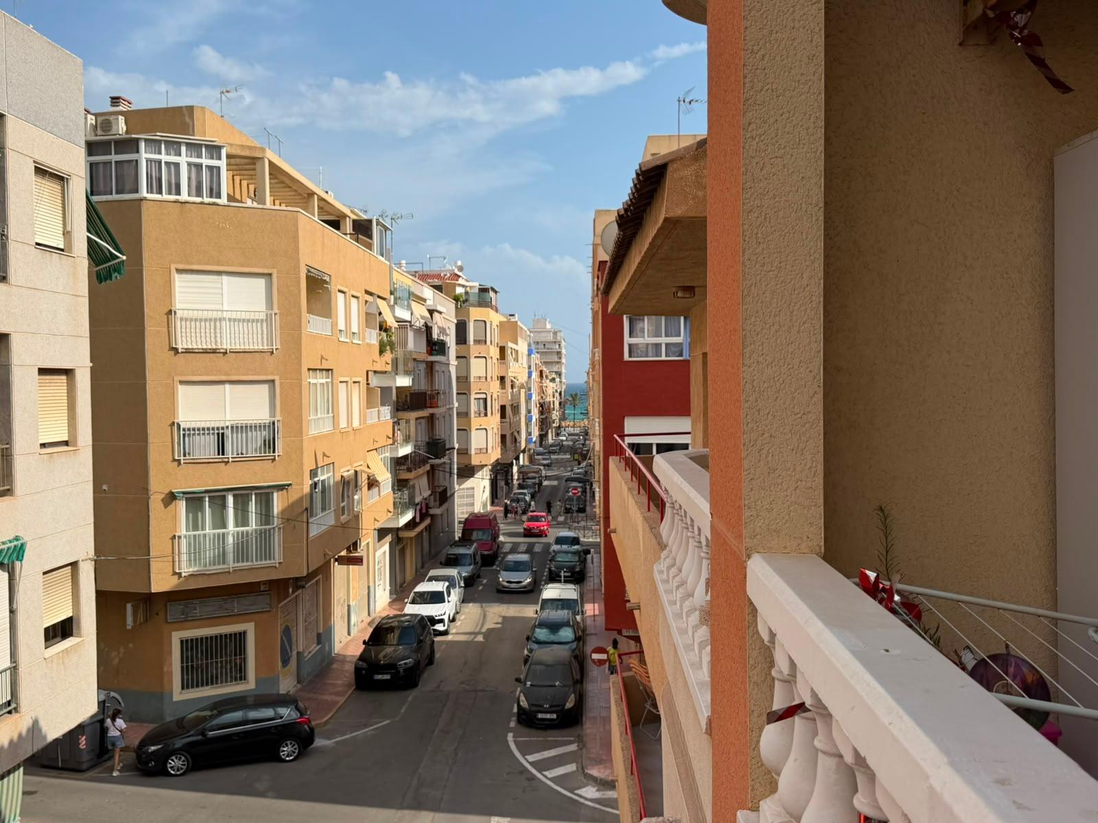 For sale - 2 Bedroom 1 Bathroom Apartment in Torrevieja - Estacion De Autobuses  - Alicante