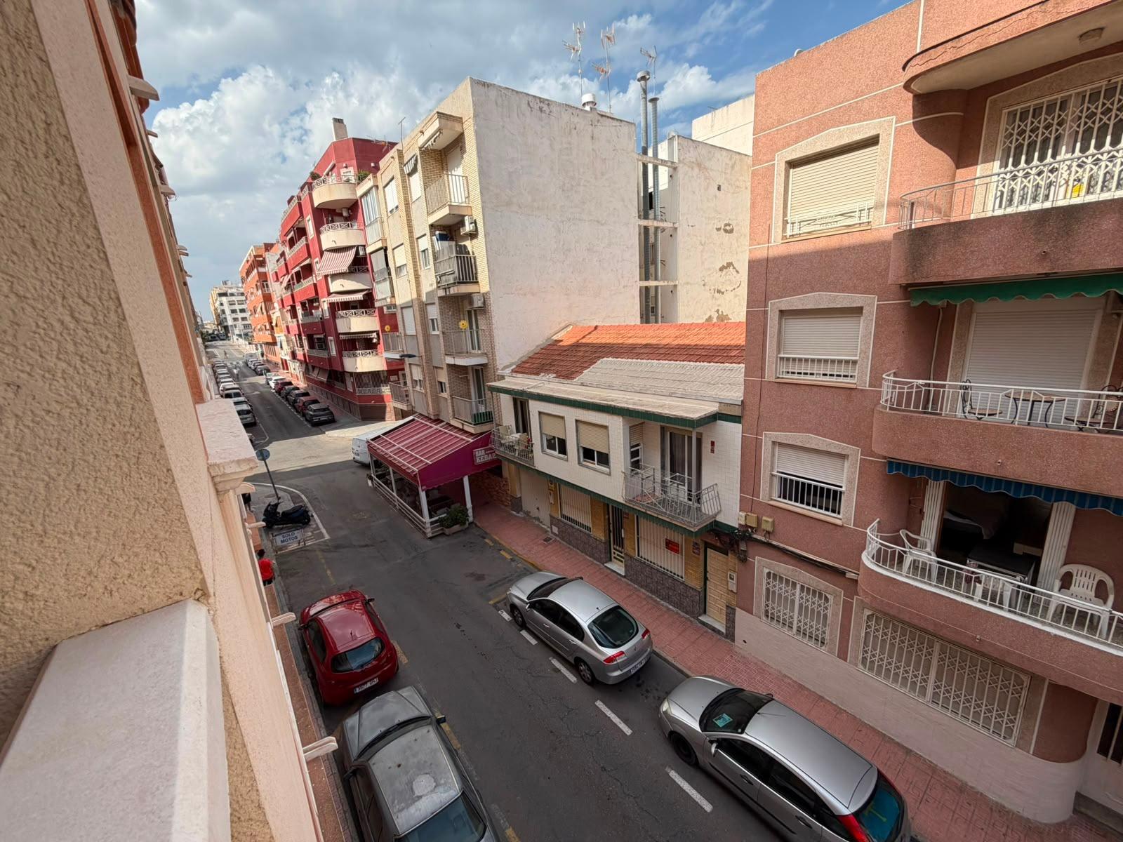 For sale - 2 Bedroom 1 Bathroom Apartment in Torrevieja - Estacion De Autobuses  - Alicante