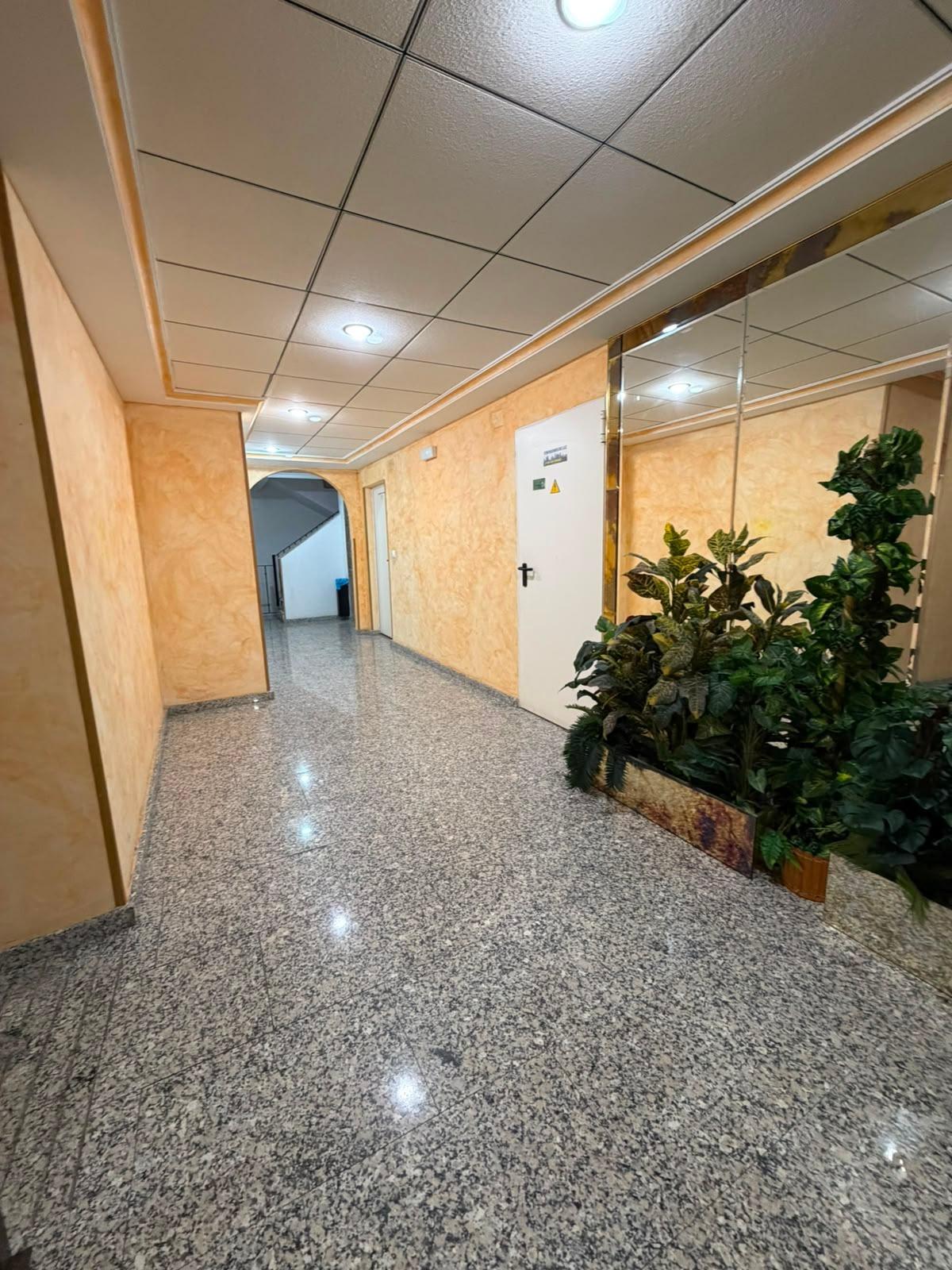 For sale - 2 Bedroom 1 Bathroom Apartment in Torrevieja - Estacion De Autobuses  - Alicante