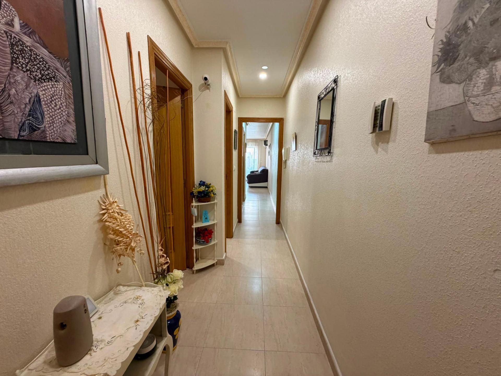 For sale - 2 Bedroom 1 Bathroom Apartment in Torrevieja - Estacion De Autobuses  - Alicante